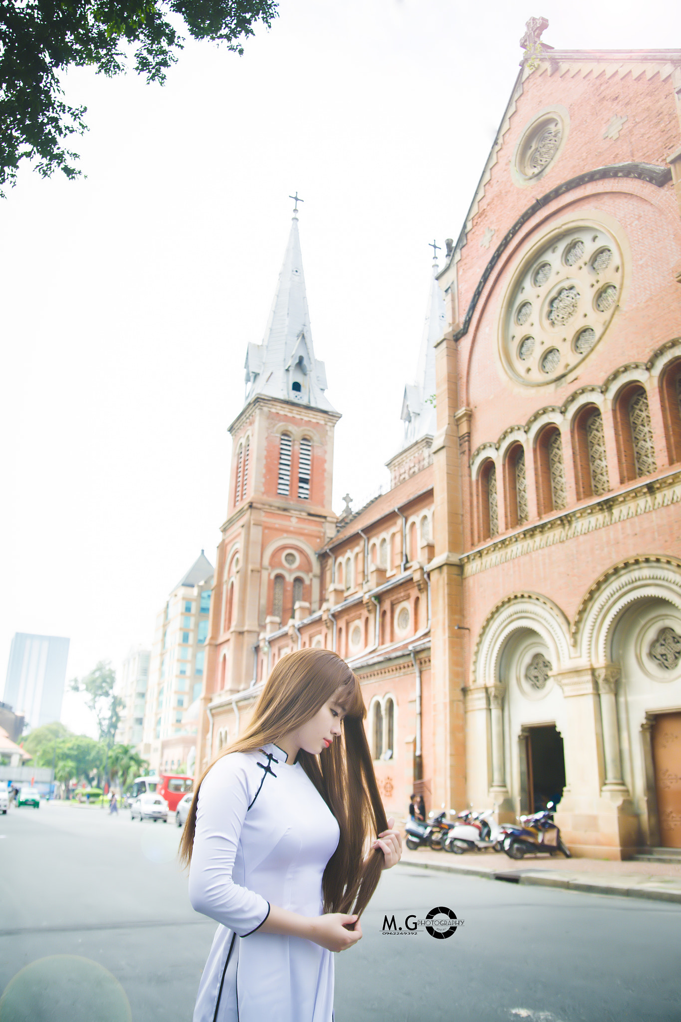 Canon EOS 5D sample photo. Ao dai viet nam photography