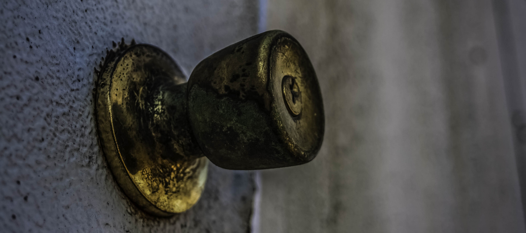 Canon EF 28-80mm f/3.5-5.6 sample photo. Door handle photography