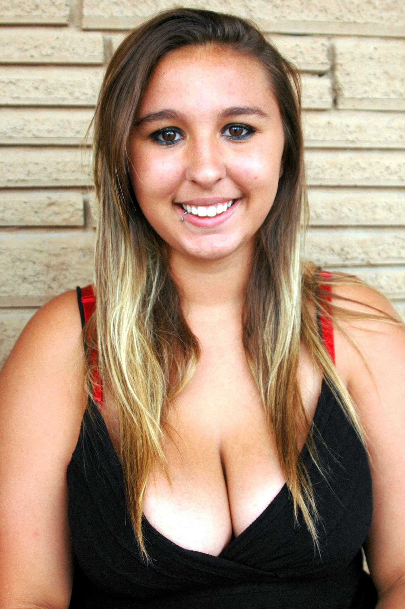 Nikon D70 sample photo. Sexy female beauty. photography