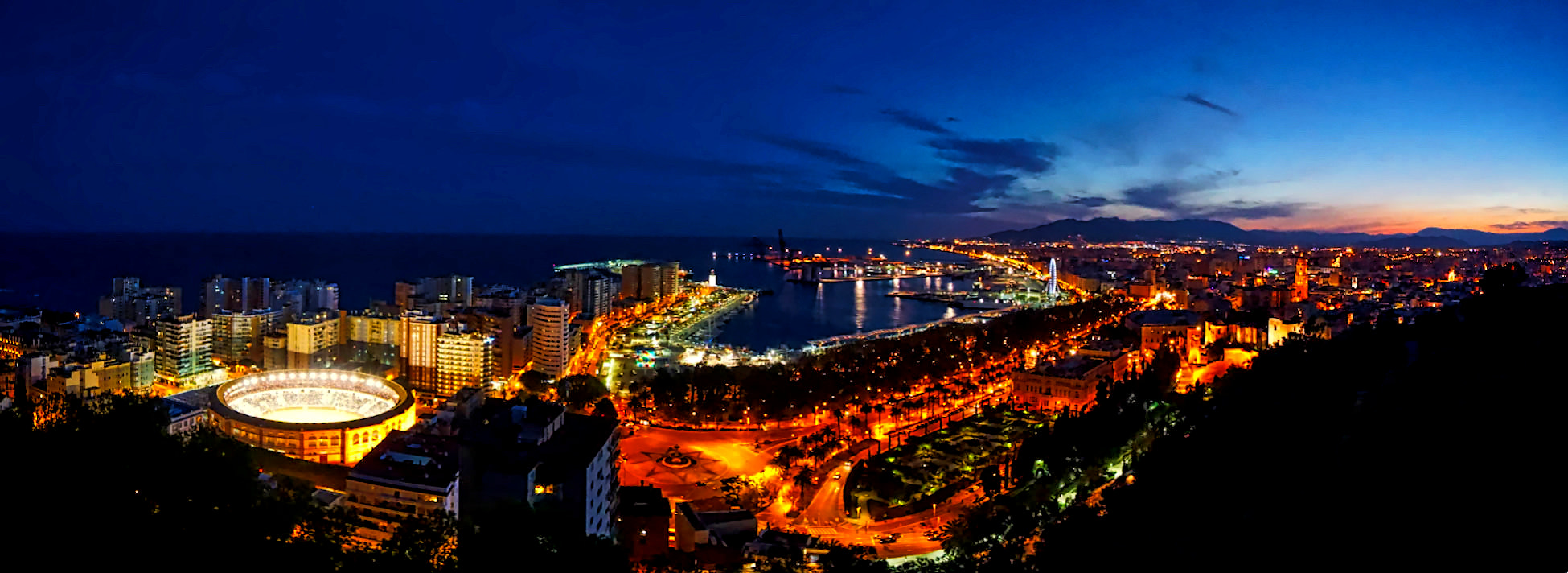 Sony E 10-18mm F4 OSS sample photo. Malaga skyline photography