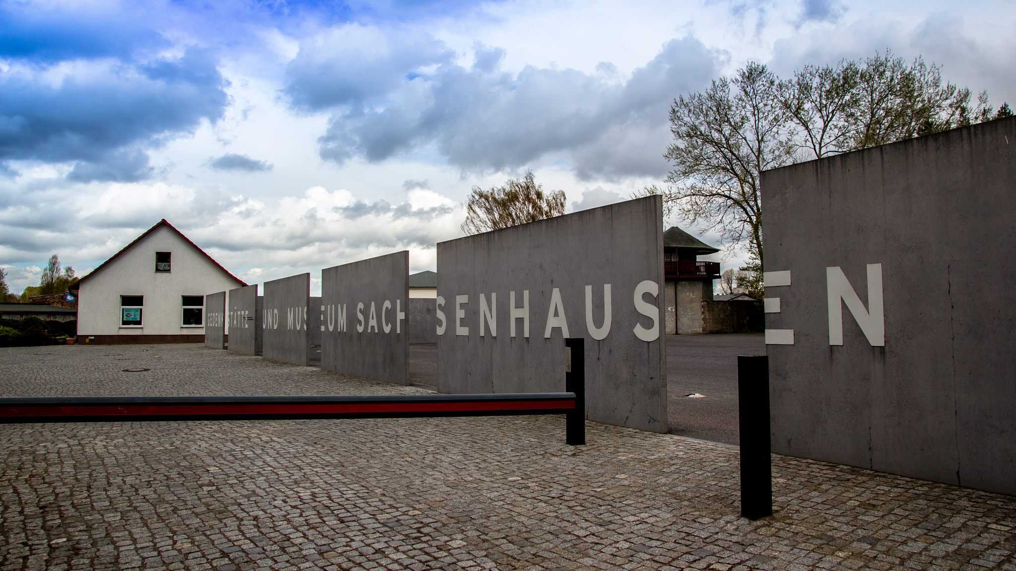 Tamron SP AF 17-50mm F2.8 XR Di II LD Aspherical (IF) sample photo. Sachsenhausen photography