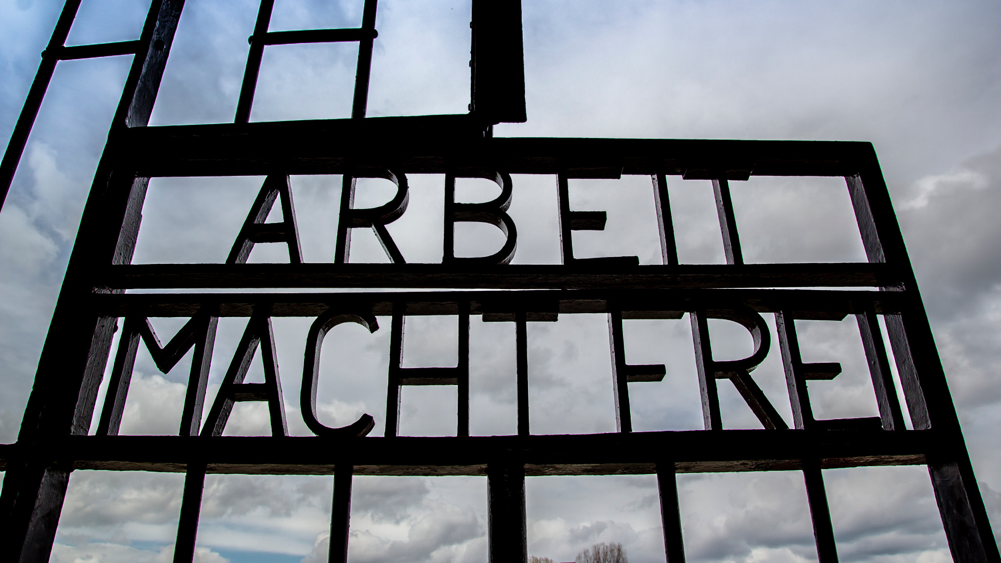 Tamron SP AF 17-50mm F2.8 XR Di II LD Aspherical (IF) sample photo. Arbeit macht frei photography