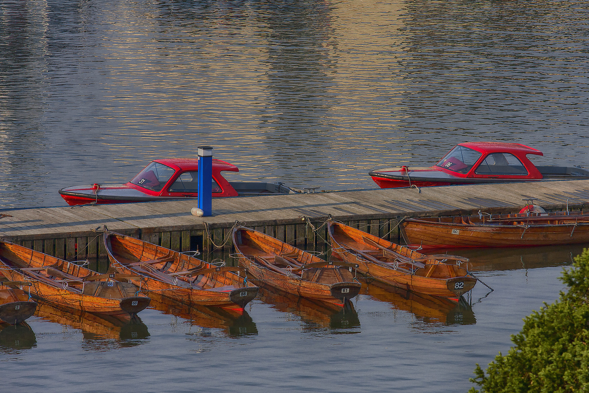 Canon EF 70-200mm F2.8L USM sample photo. Rent-a-boats photography