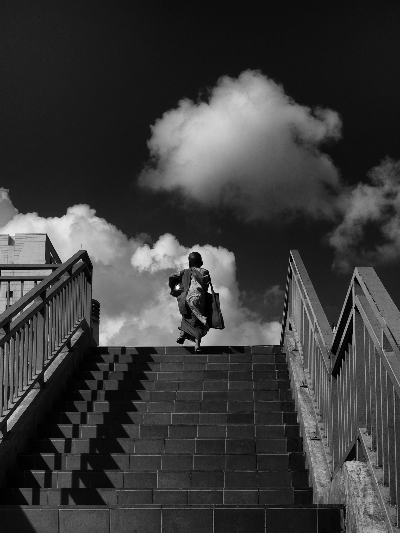 Olympus OM-D E-M1 sample photo. 'young monk touching the sky' photography