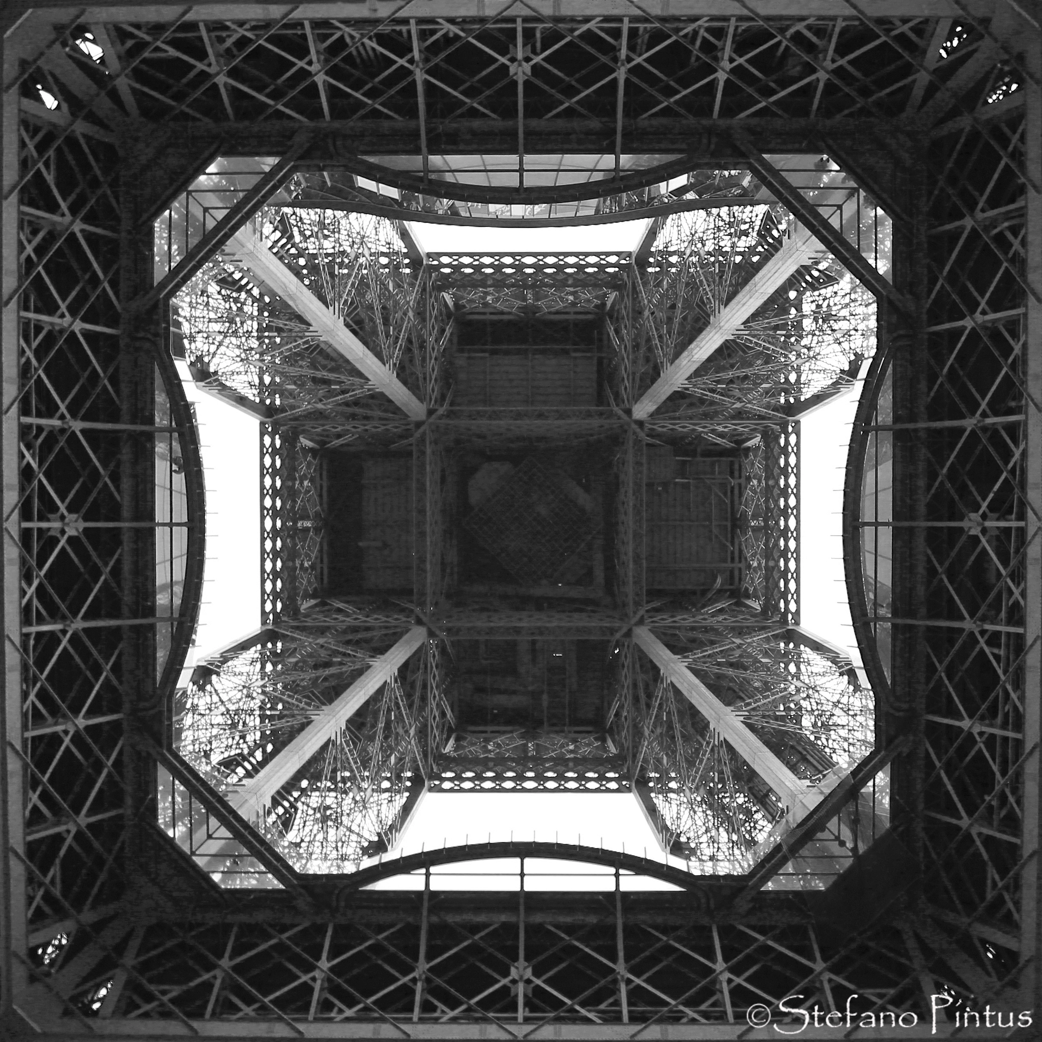 Canon EOS 1100D (EOS Rebel T3 / EOS Kiss X50) + Canon EF 17-40mm F4L USM sample photo. Once upon a time in paris (tour eiffel) photography
