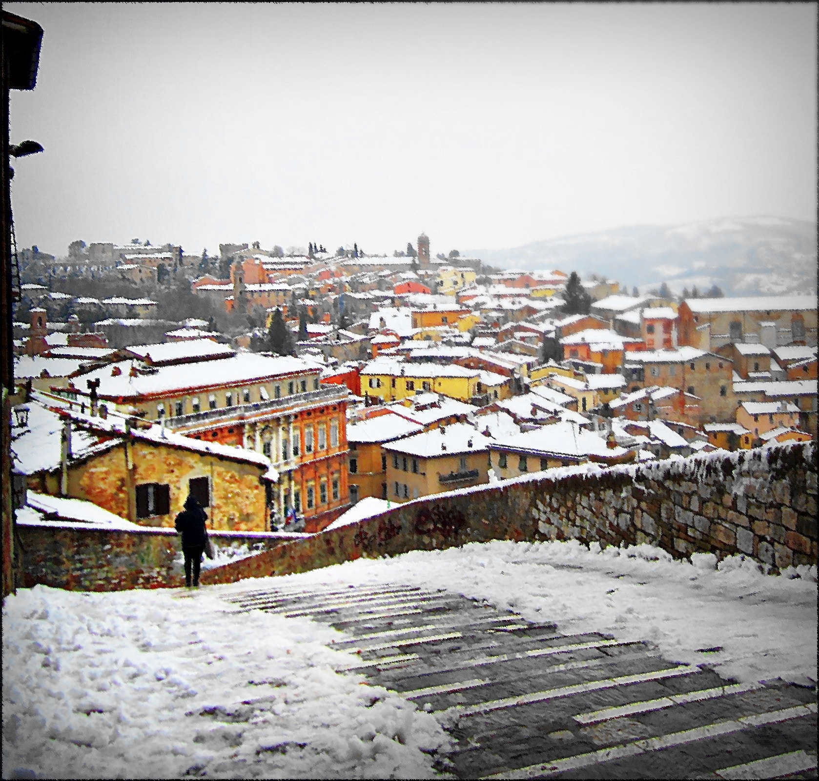 Canon PowerShot ELPH 100 HS (IXUS 115 HS / IXY 210F) sample photo. Perugia - porta sole. photography