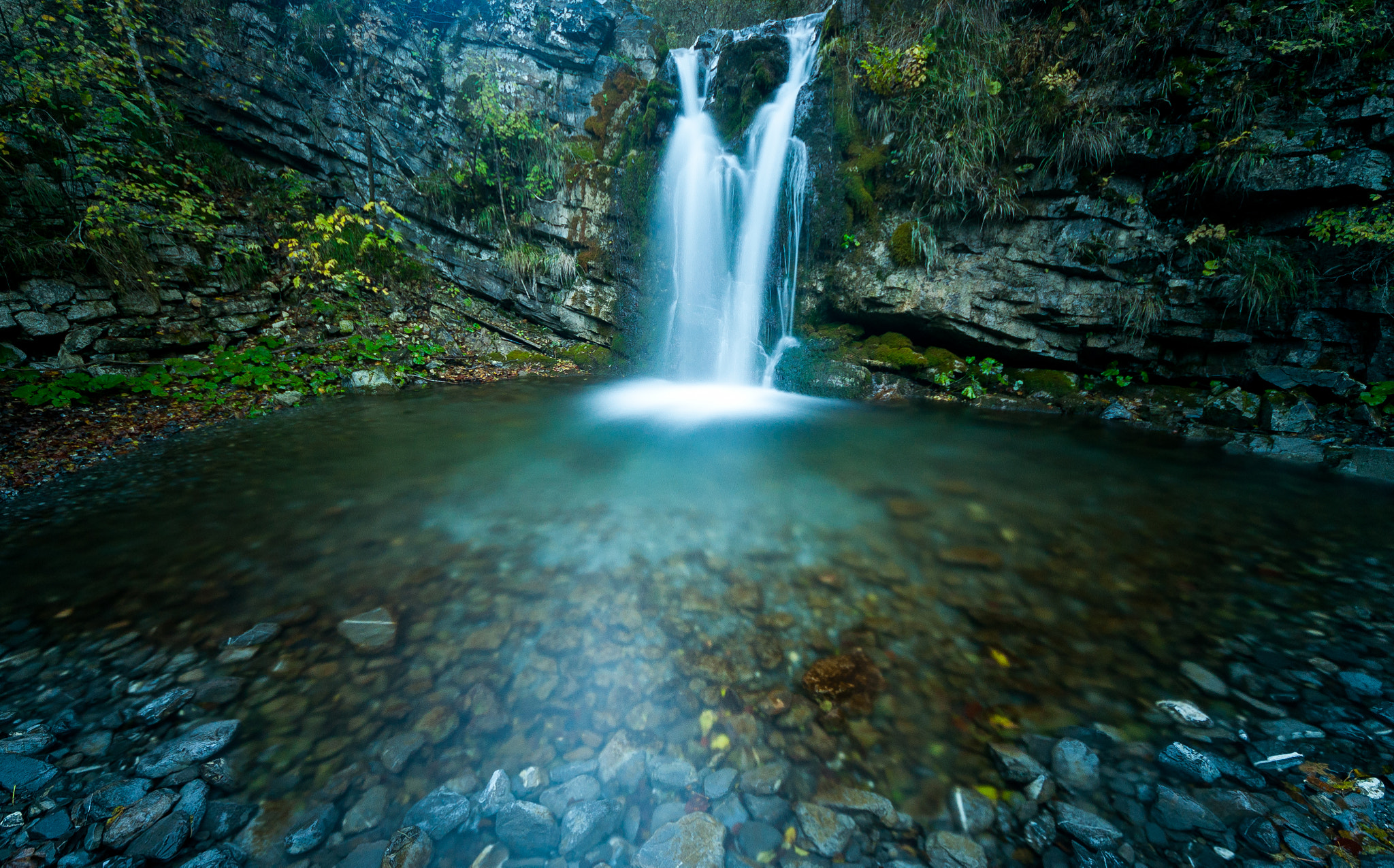 Nikon D90 + Sigma 8-16mm F4.5-5.6 DC HSM sample photo. Suzzi's waterfall, italy photography