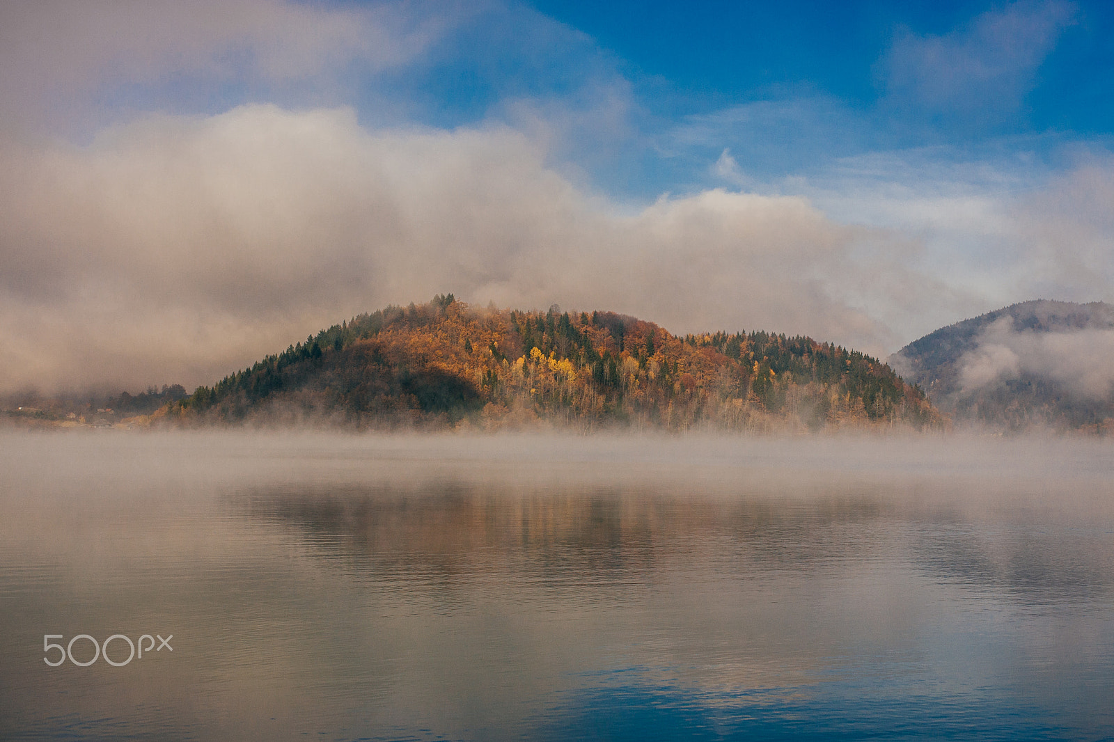 Canon EOS 40D + Sigma 24-70mm F2.8 EX DG Macro sample photo. Zaovine lake in autumn photography