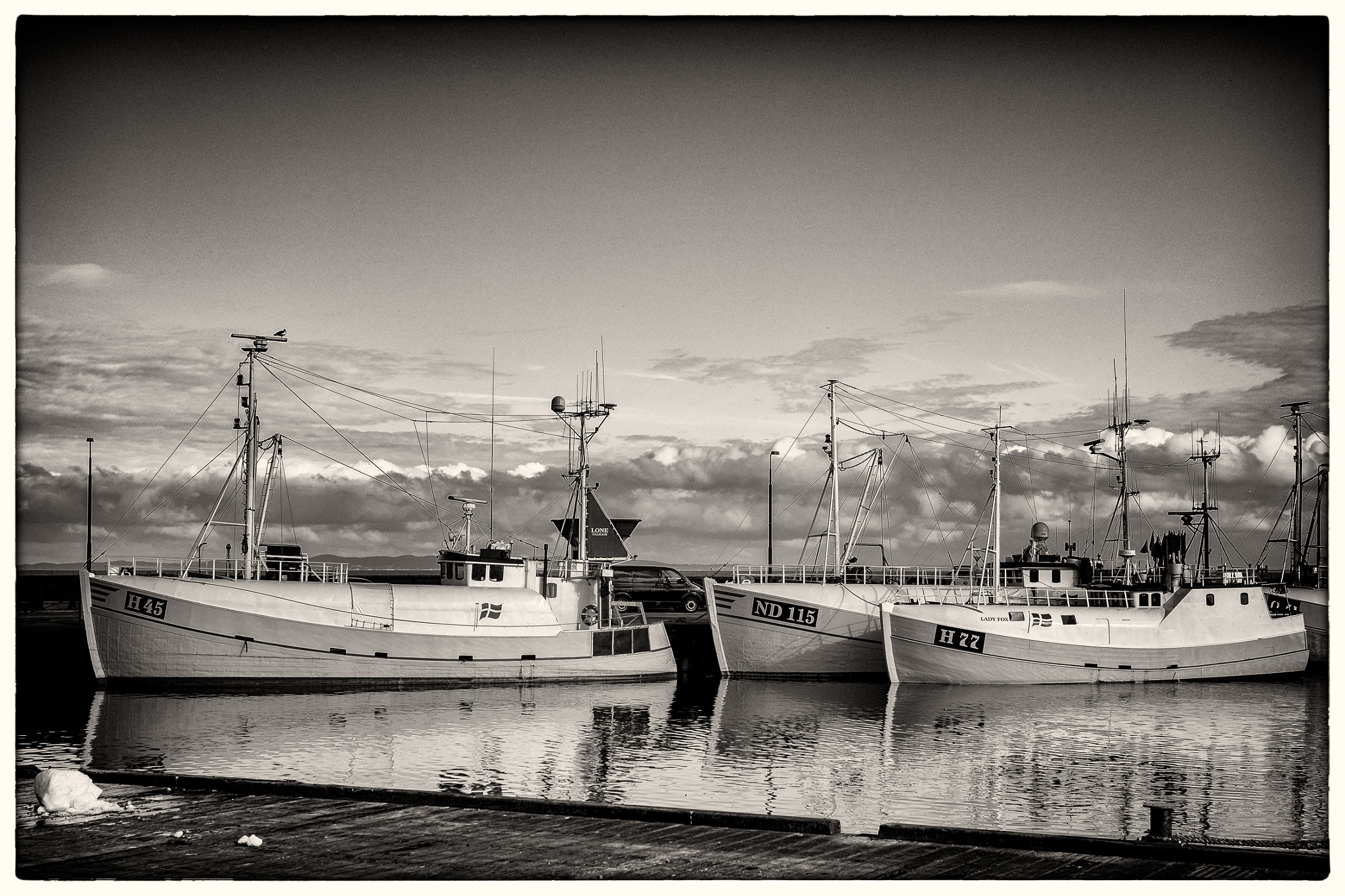 Olympus OM-D E-M5 sample photo. Gilleleje - three boats photography