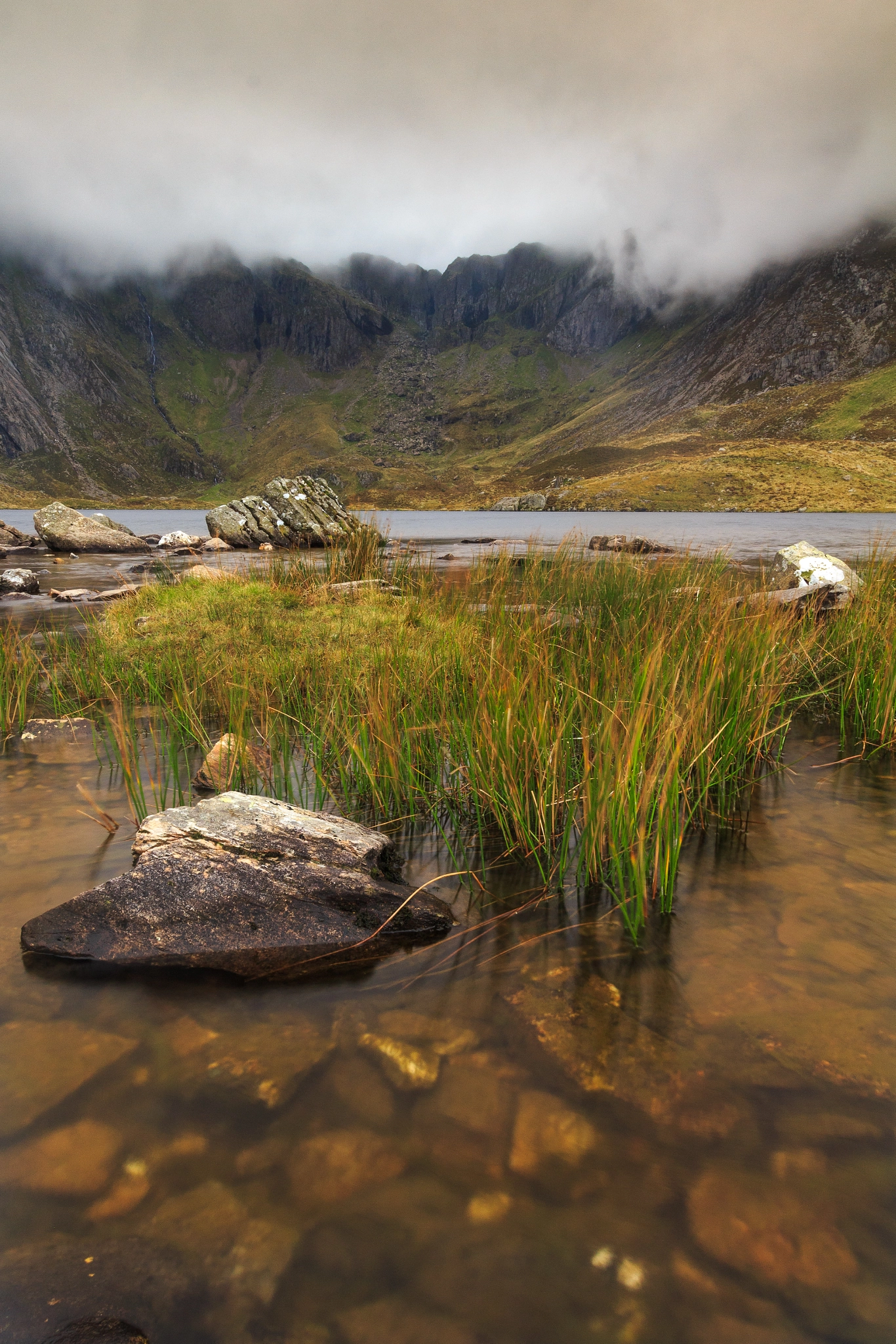 Canon EF-S 10-22mm F3.5-4.5 USM sample photo. Snowdonia llyn idwal photography