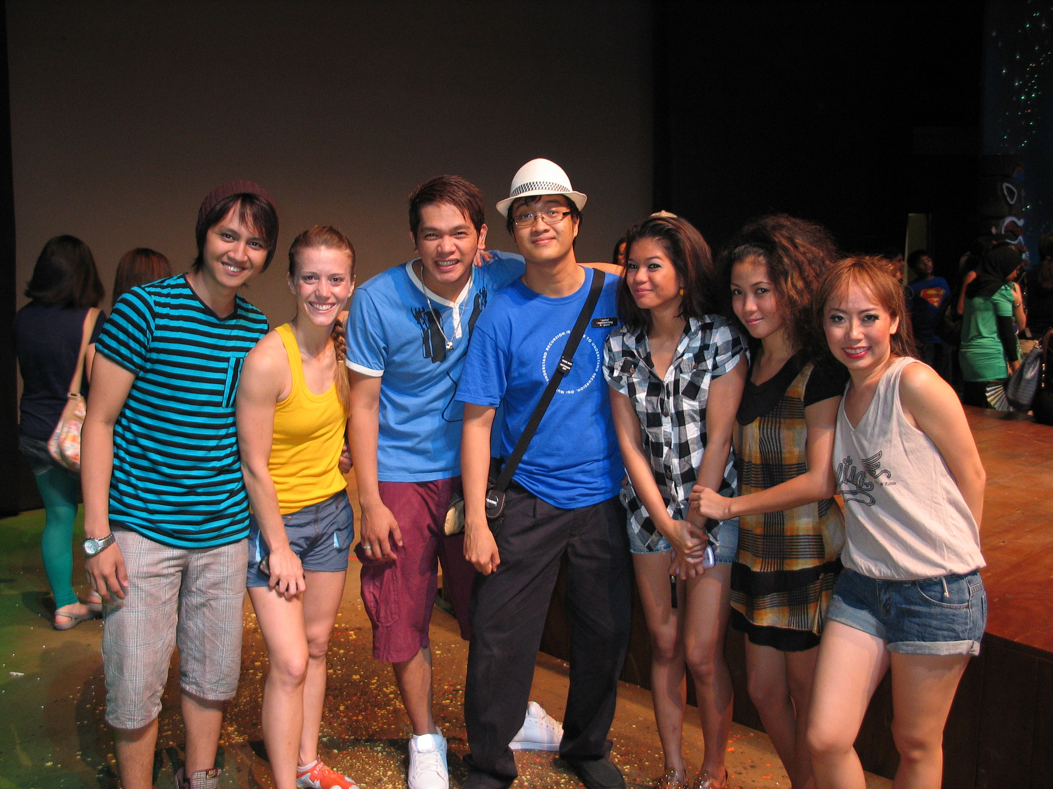 Canon POWERSHOT G5 sample photo. Cast of peter pan the musical photography
