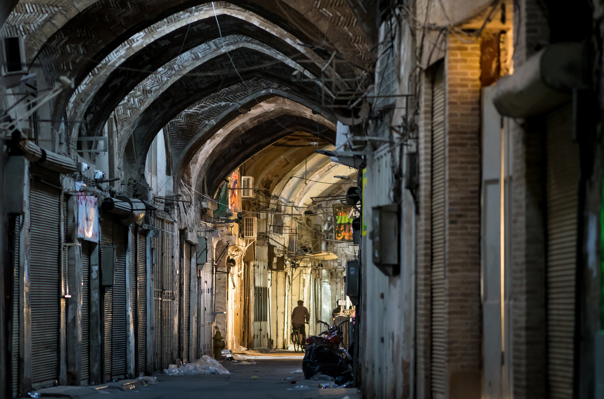 Sony a7R II + Sony Sonnar T* 135mm F1.8 ZA sample photo. Fridays at the bazar. kashan, iran. photography