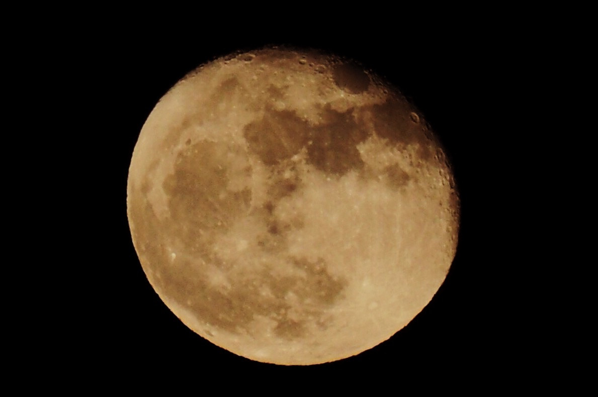 Olympus OM-D E-M10 sample photo. Moon photography