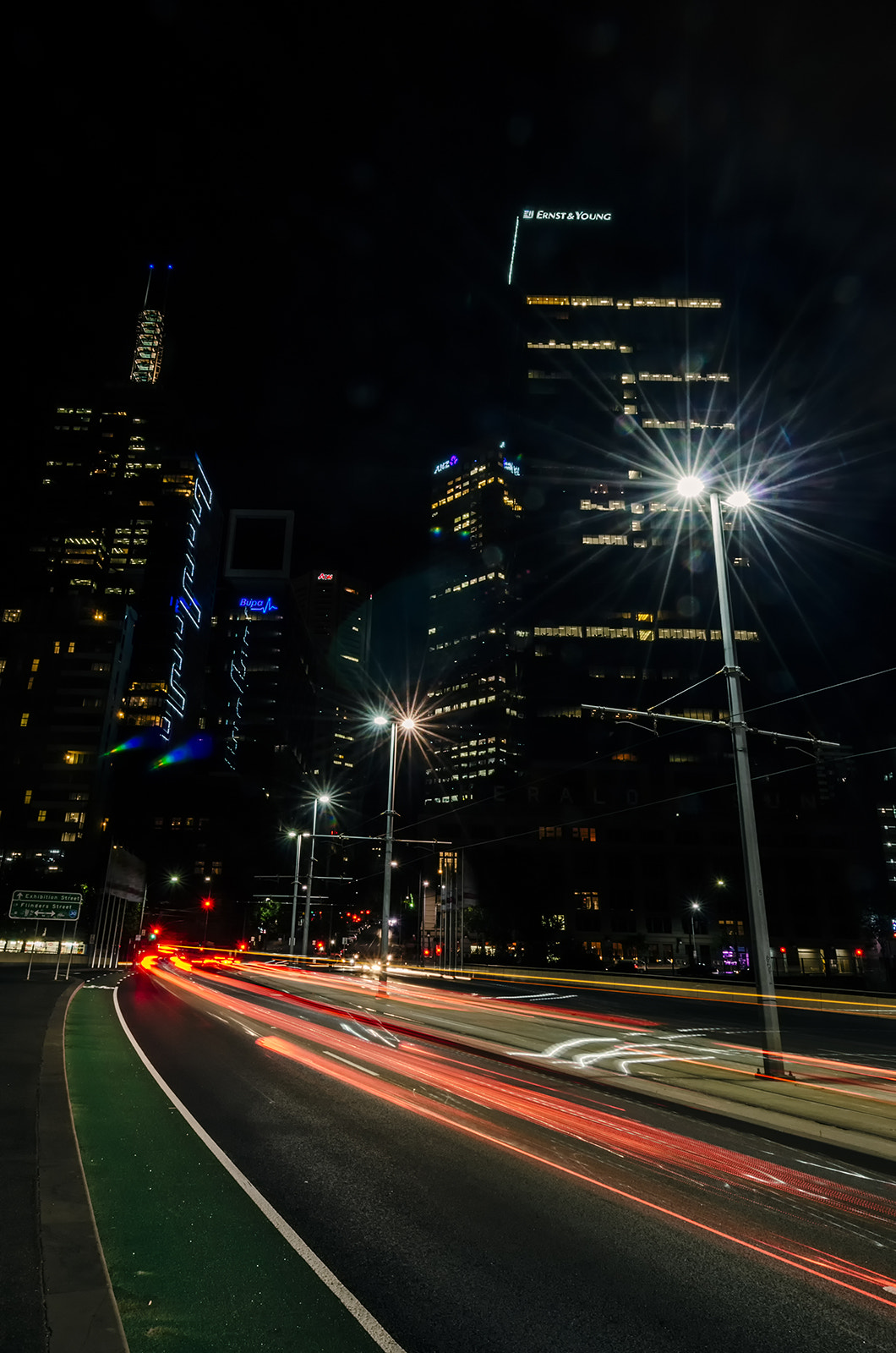 Nikon AF-S Nikkor 14-24mm F2.8G ED sample photo. City night - melbourne photography