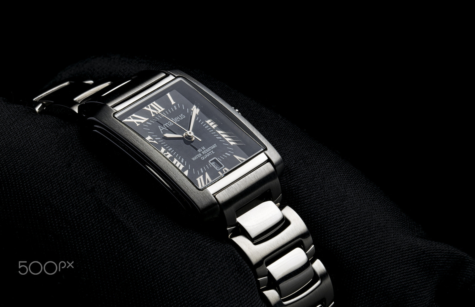 Sigma 105mm F2.8 EX DG OS HSM sample photo. Watch photography