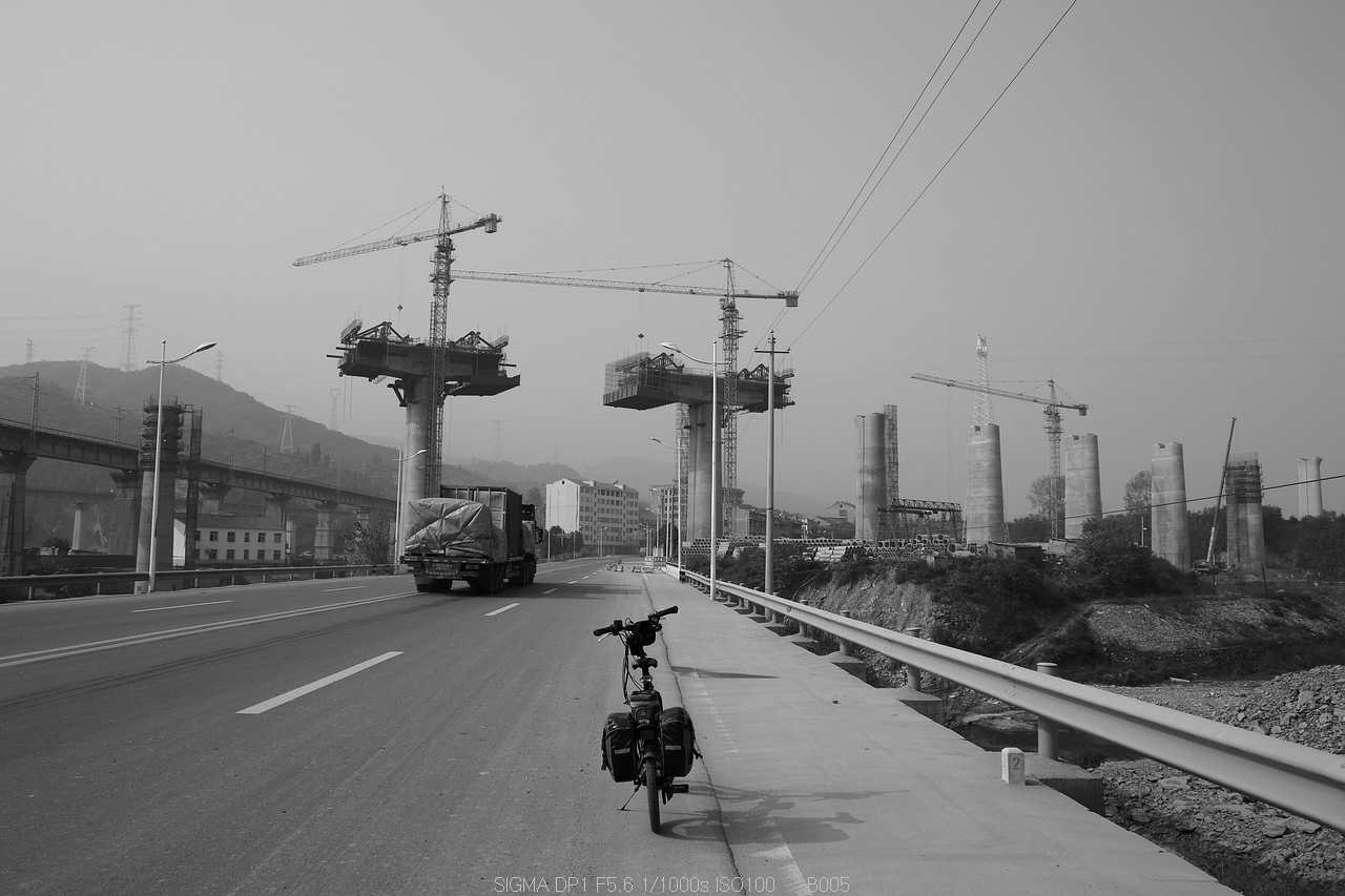 Sigma DP1 sample photo. China railway high-speed in construction photography