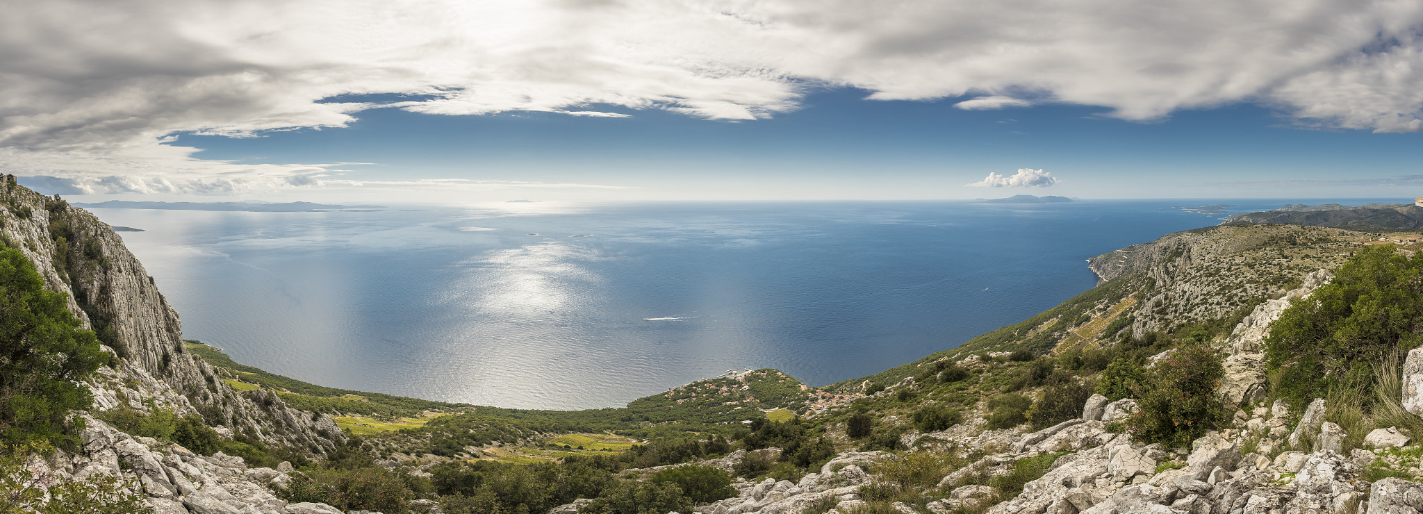 Olympus PEN E-PL7 + OLYMPUS M.12mm F2.0 sample photo. Beautiful hvar, croatia photography