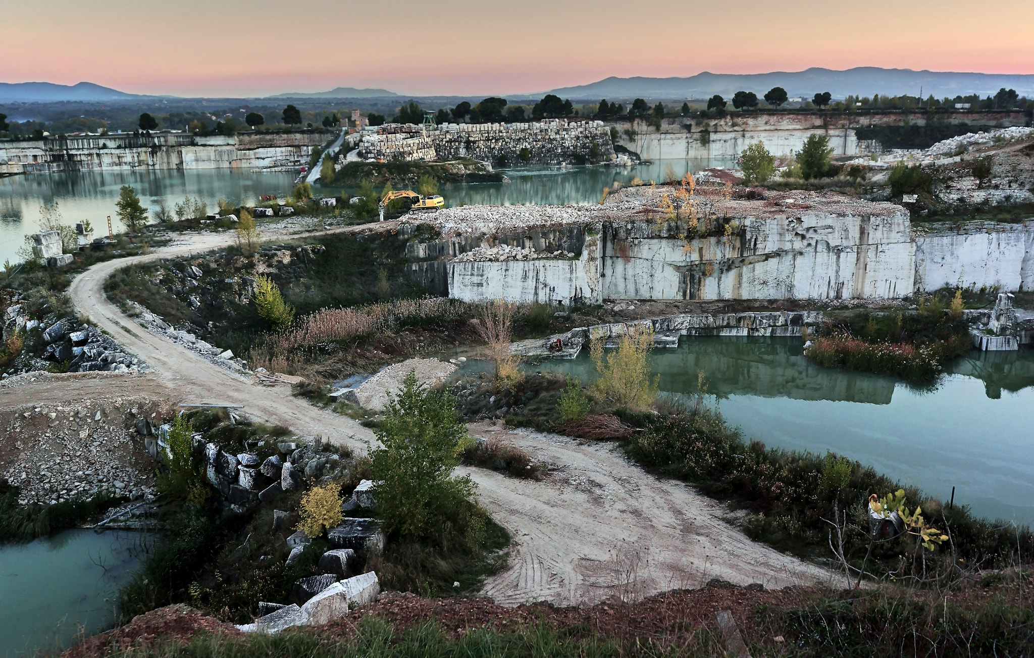 Sony a7R + Sony FE 28mm F2 sample photo. Quarry travertine photography