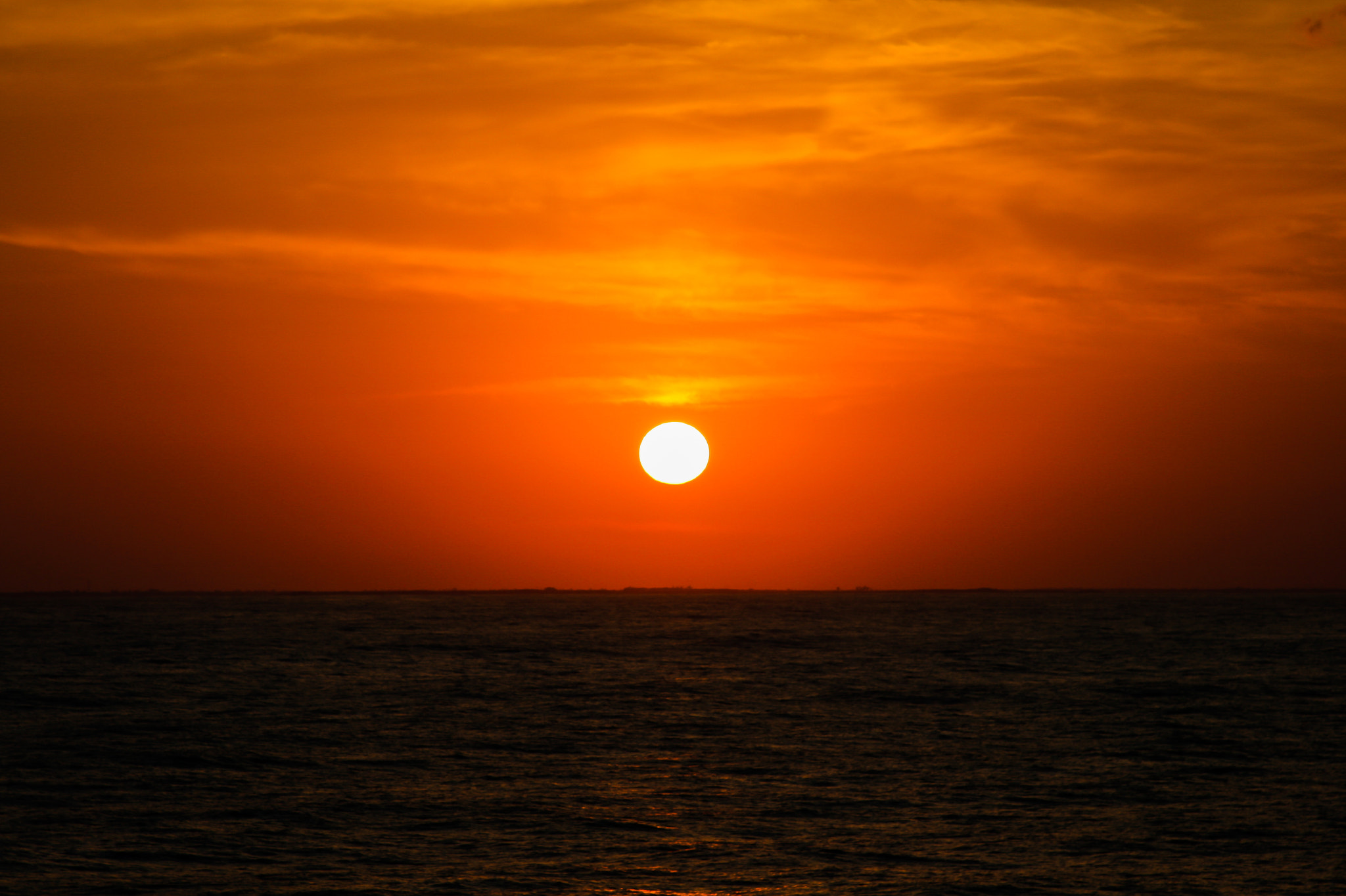 Canon EOS 400D (EOS Digital Rebel XTi / EOS Kiss Digital X) sample photo. Caribbean sunset photography