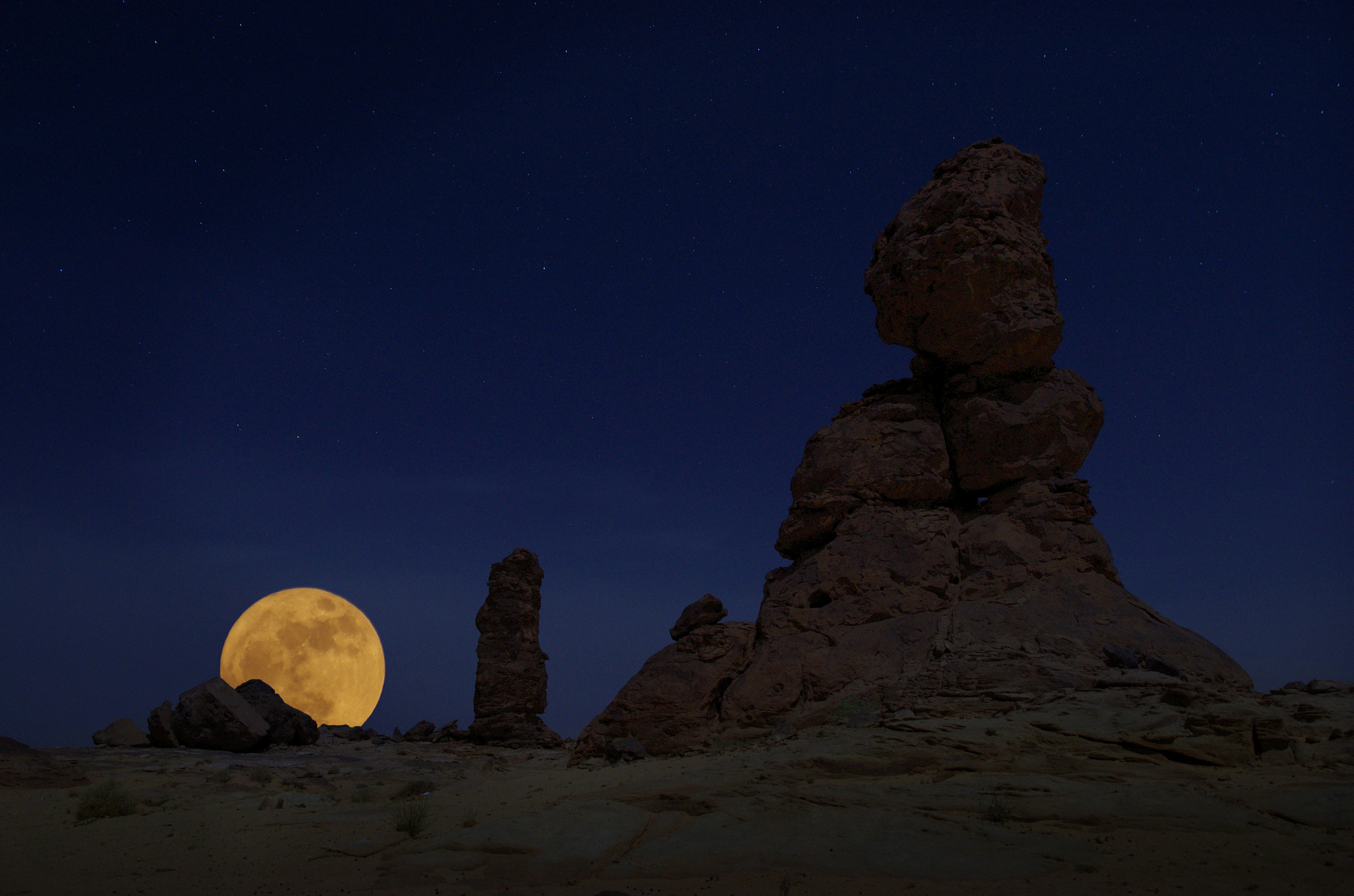 Pentax K-5 sample photo. Super full moon photography