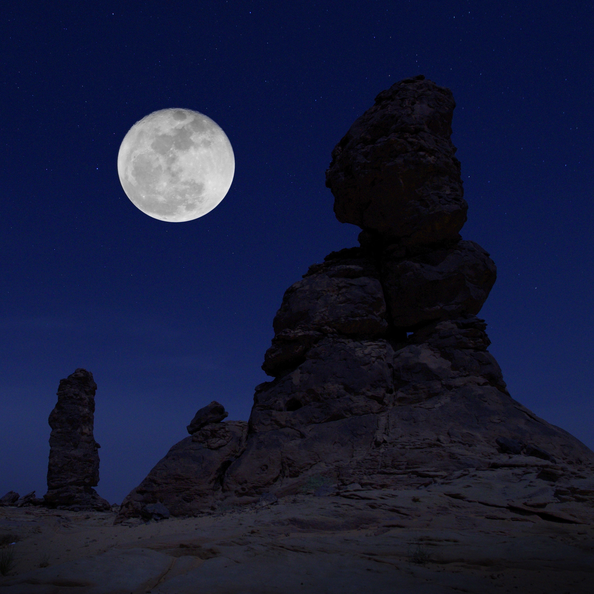 Pentax K-5 sample photo. Super full moon photography