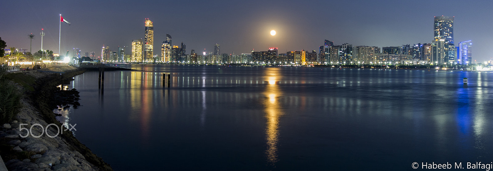 Canon EOS 100D (EOS Rebel SL1 / EOS Kiss X7) + Sigma 10-20mm F4-5.6 EX DC HSM sample photo. Abu dhabi corniche photography