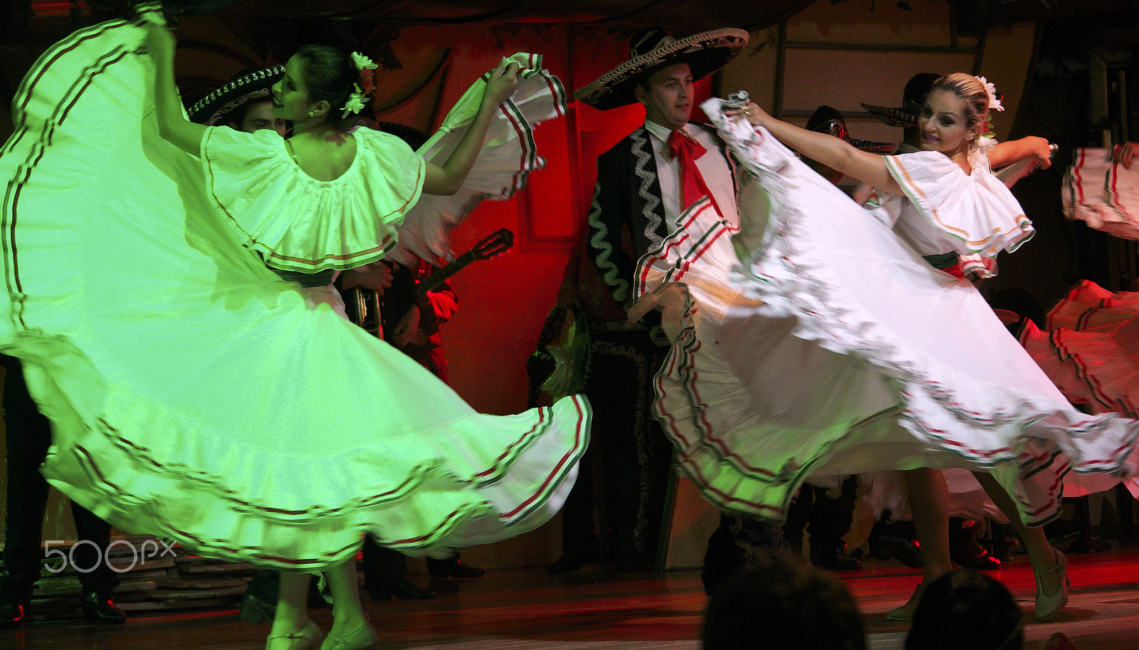 Samsung NX500 + NX 50-200mm F4-5.6 sample photo. Green & white mariachi dancers 2016 photography