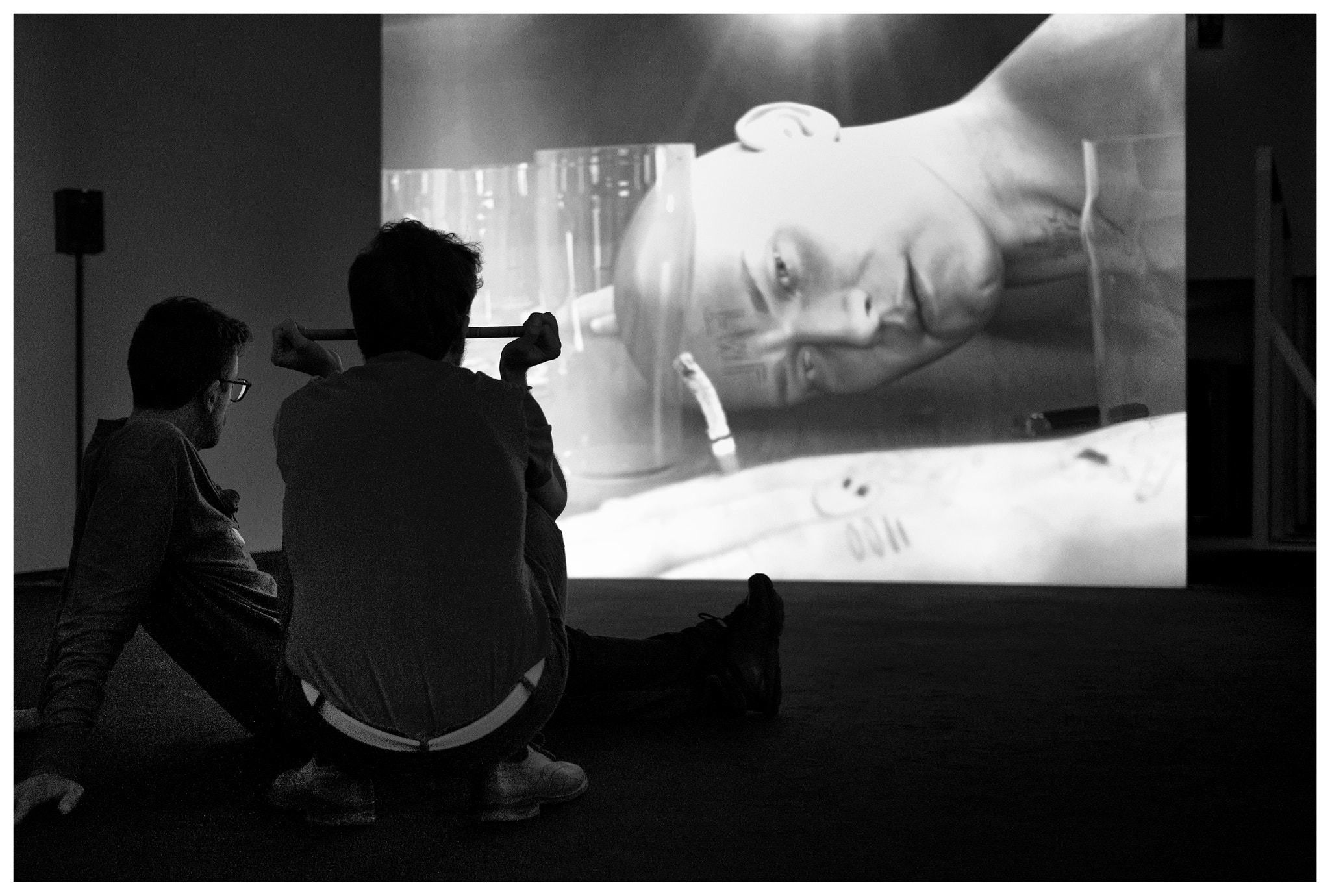 Fujifilm X-E2 + Fujifilm XF 23mm F1.4 R sample photo. Watching being watched photography