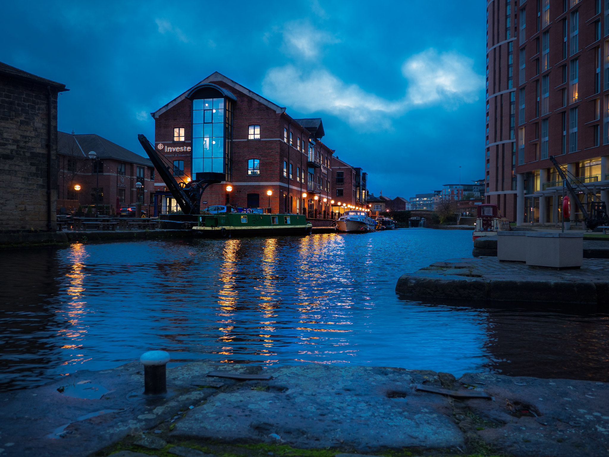 Panasonic Lumix DMC-GX8 + Panasonic Lumix G 14mm F2.5 ASPH sample photo. Leeds granary wharf photography