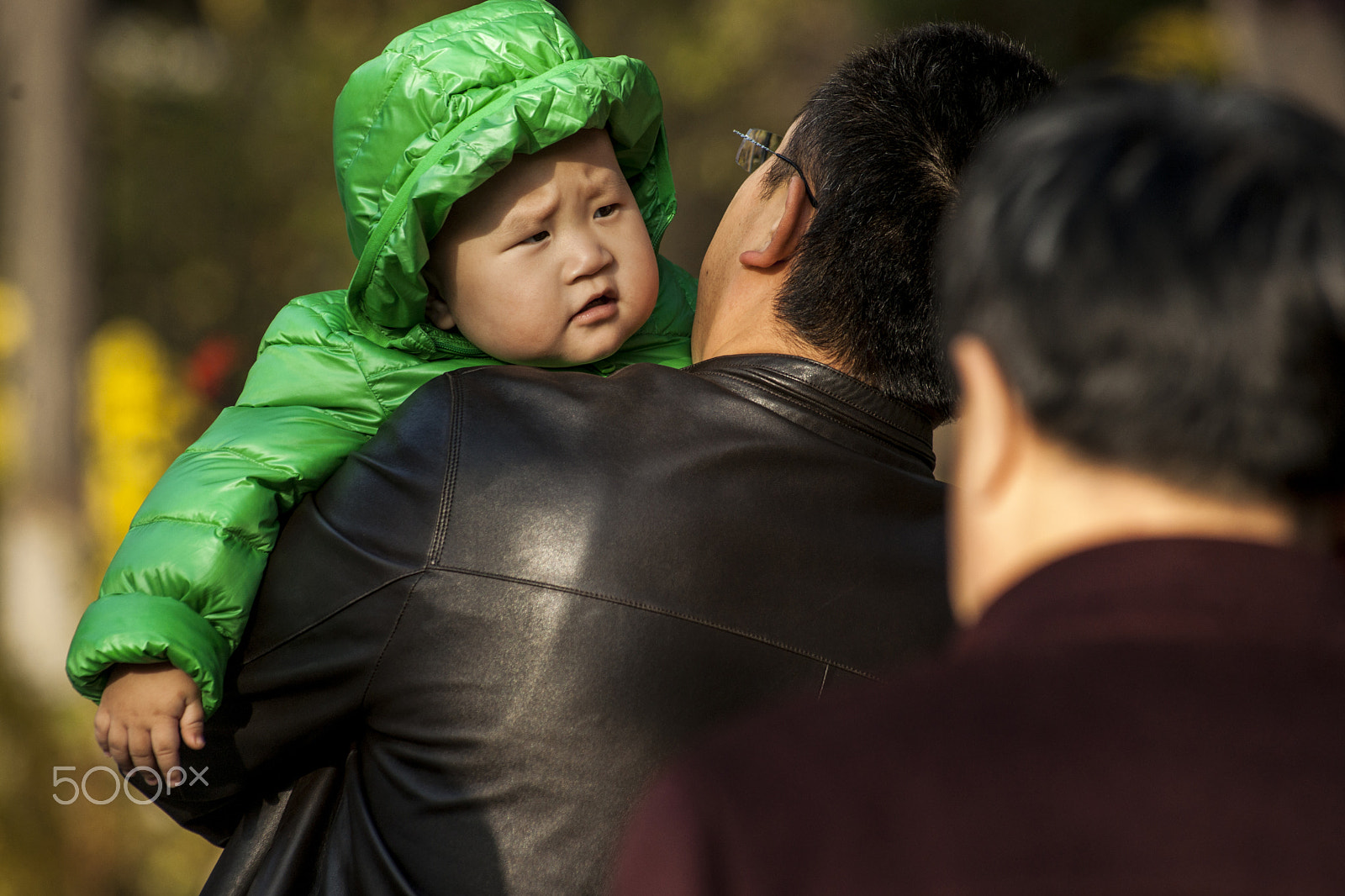 Minolta AF 100-400mm F4.5-6.7 APO sample photo. Son hug photography