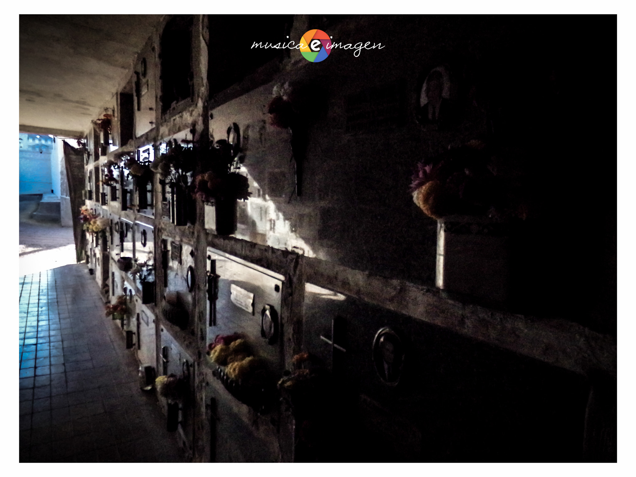 Kodak PIXPRO AZ251 sample photo. Cementerio photography