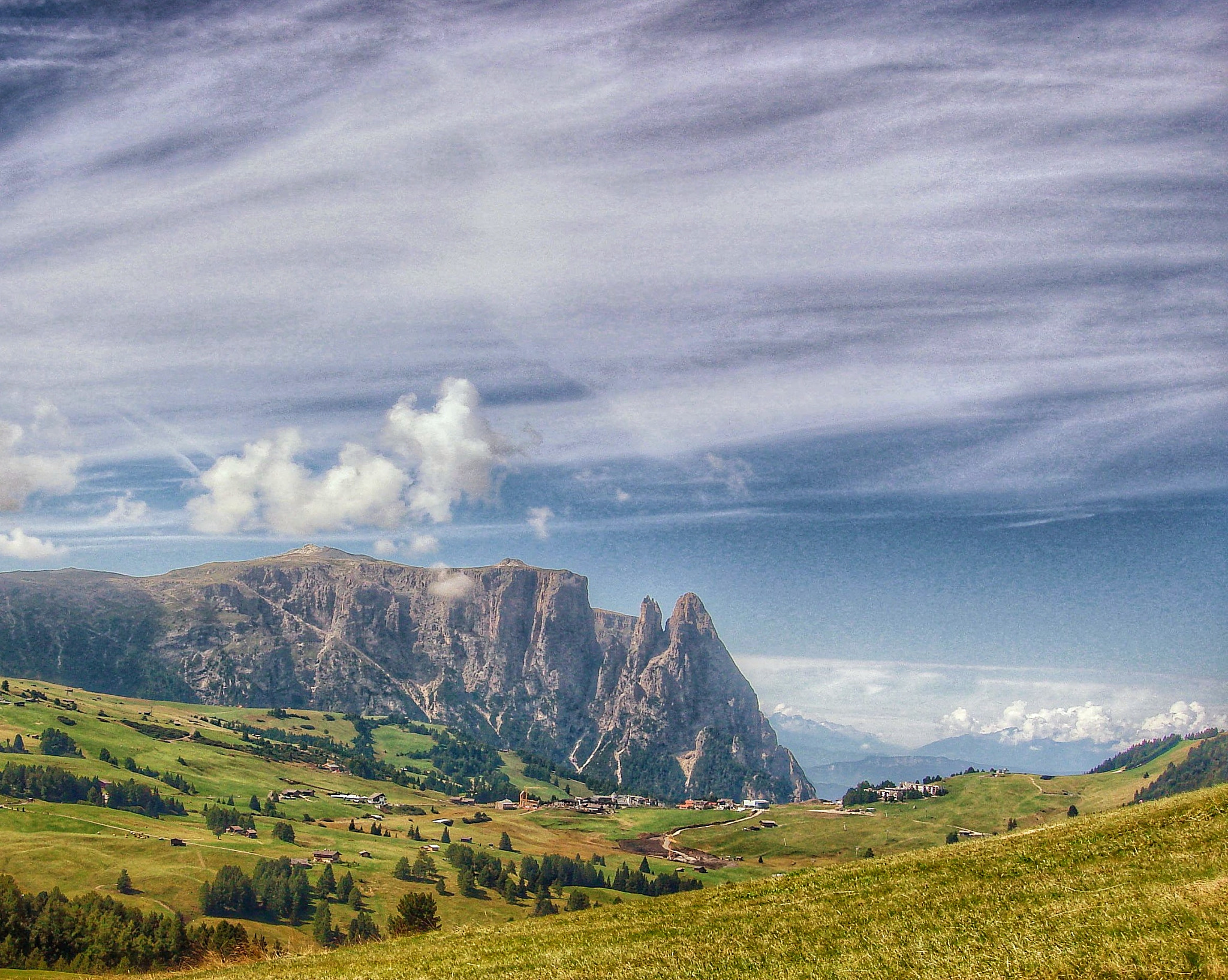 Sony DSC-N2 sample photo. Landscape mountain plateau alpe di siusi_57 - dolomites photography