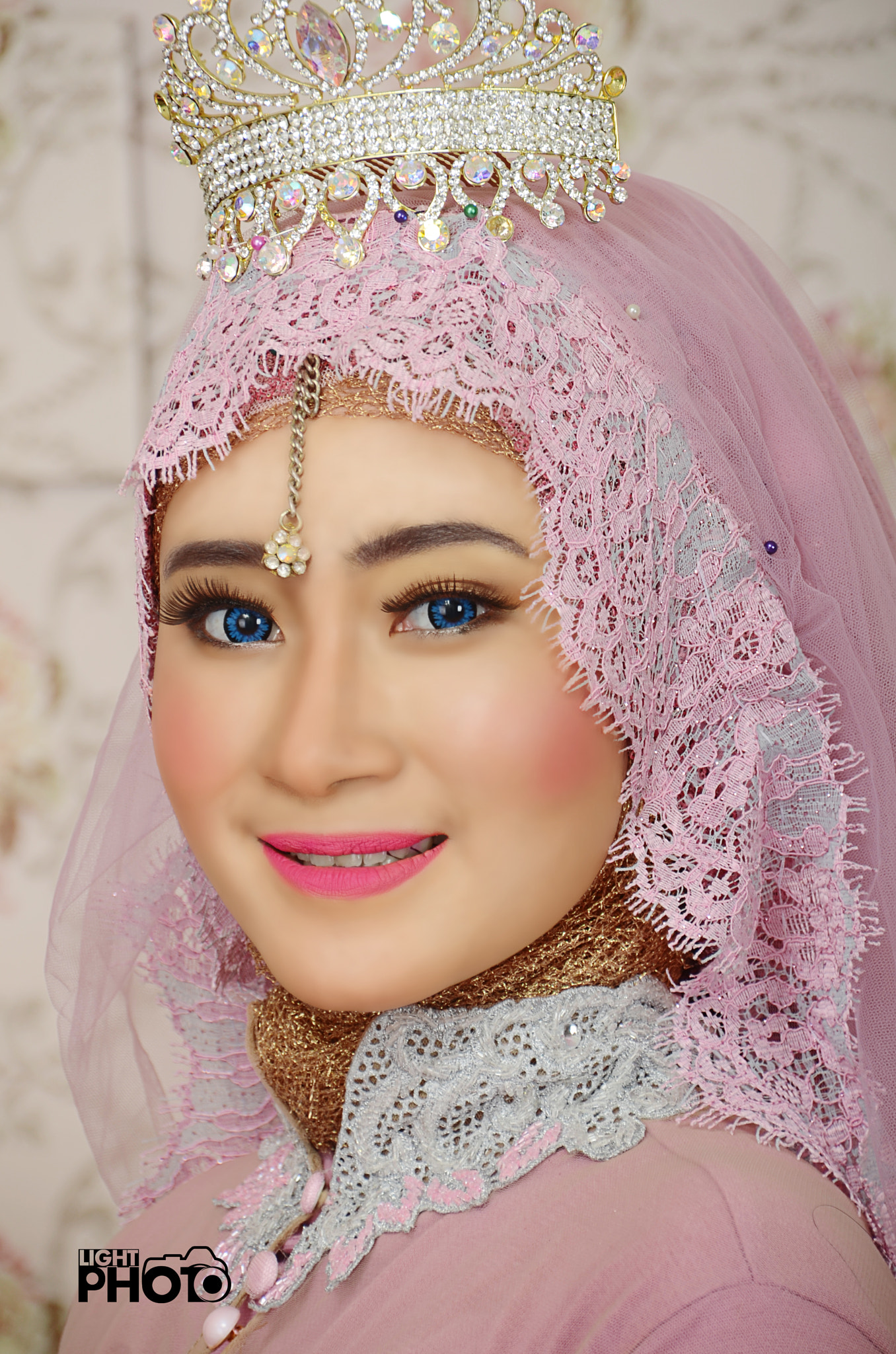 Sigma 18-250mm F3.5-6.3 DC Macro OS HSM sample photo. Makeup after photography