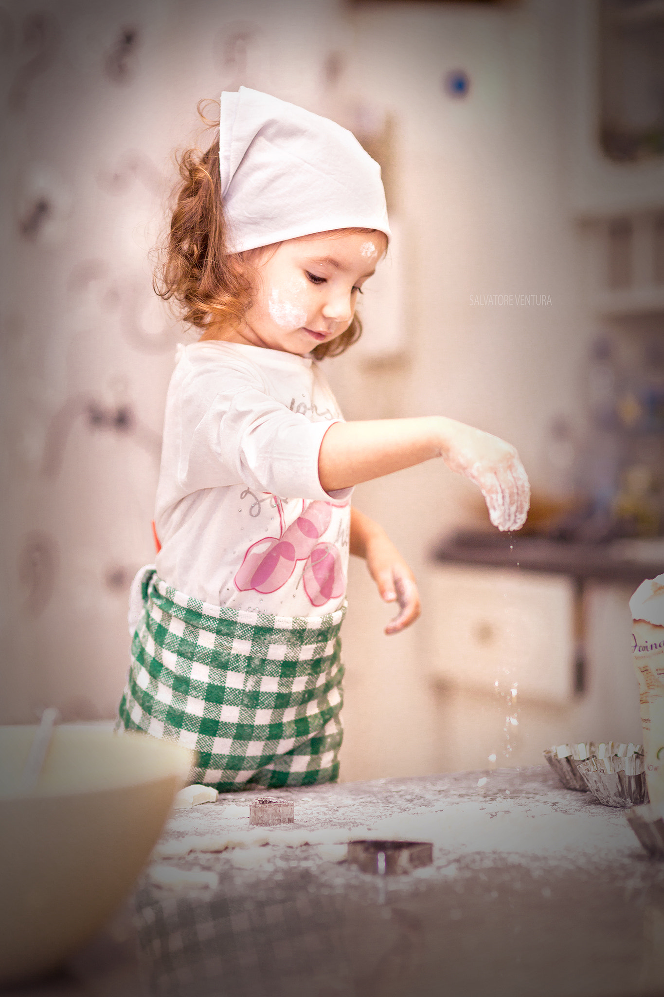 Sigma 85mm F1.4 EX DG HSM sample photo. Little cook 2 photography