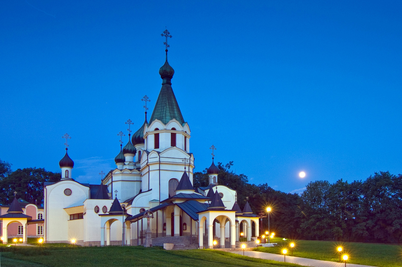 Tokina AT-X Pro 12-24mm F4 (IF) DX sample photo. Church in presov photography