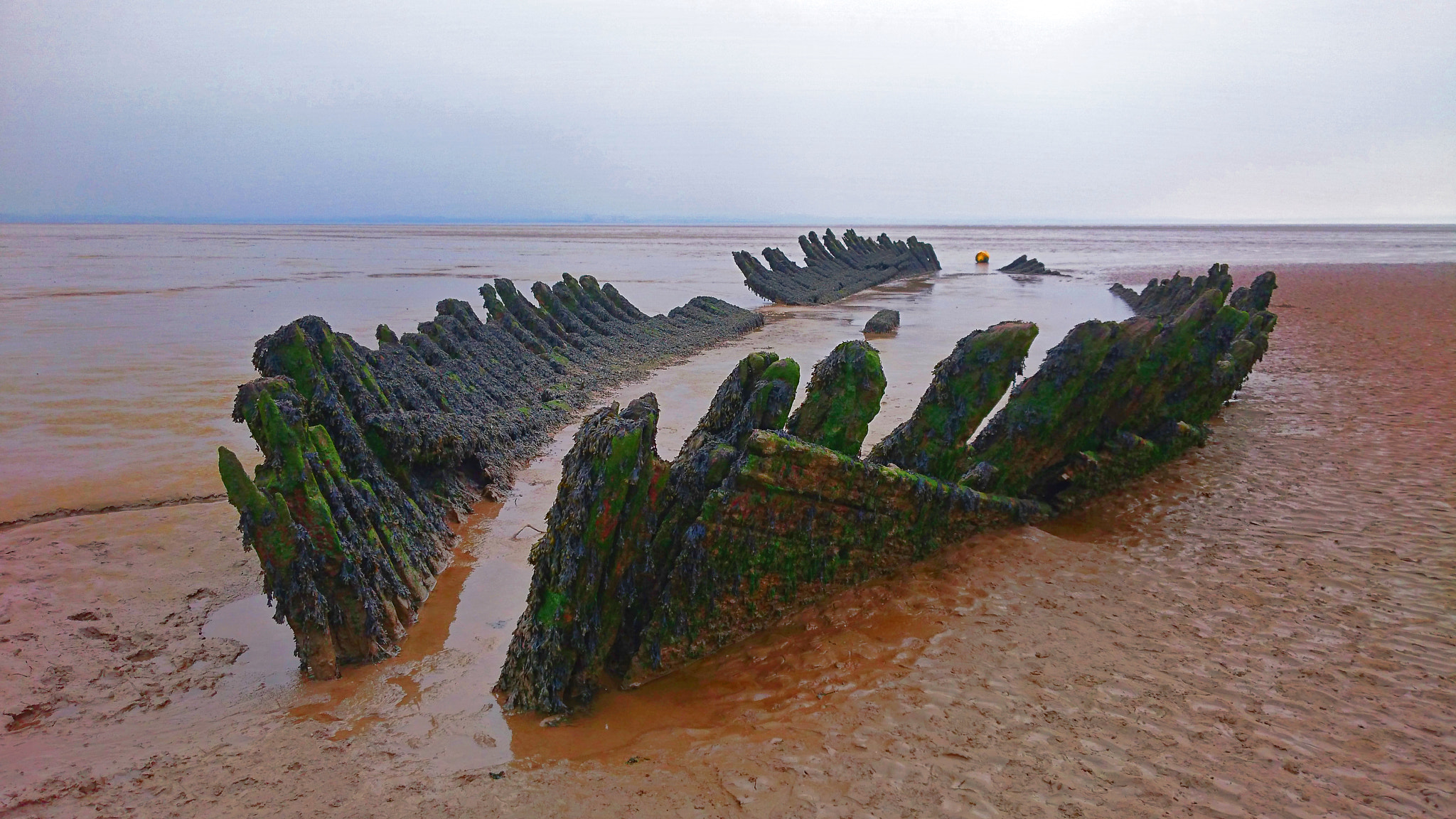 Sony Xperia Z3+ sample photo. Sinking shipwreck photography