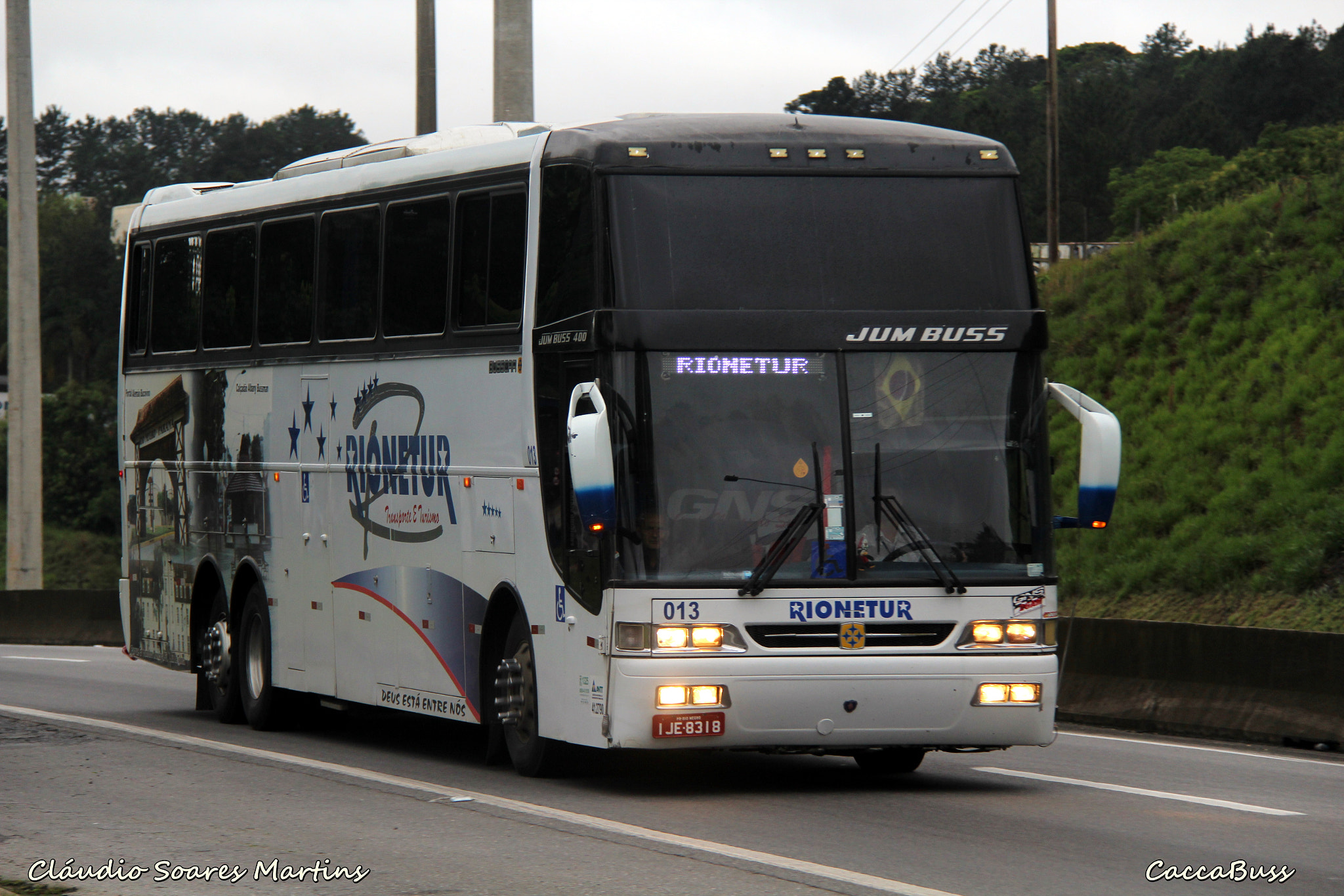 Canon EF-S 18-200mm F3.5-5.6 IS sample photo. Busscar  photography