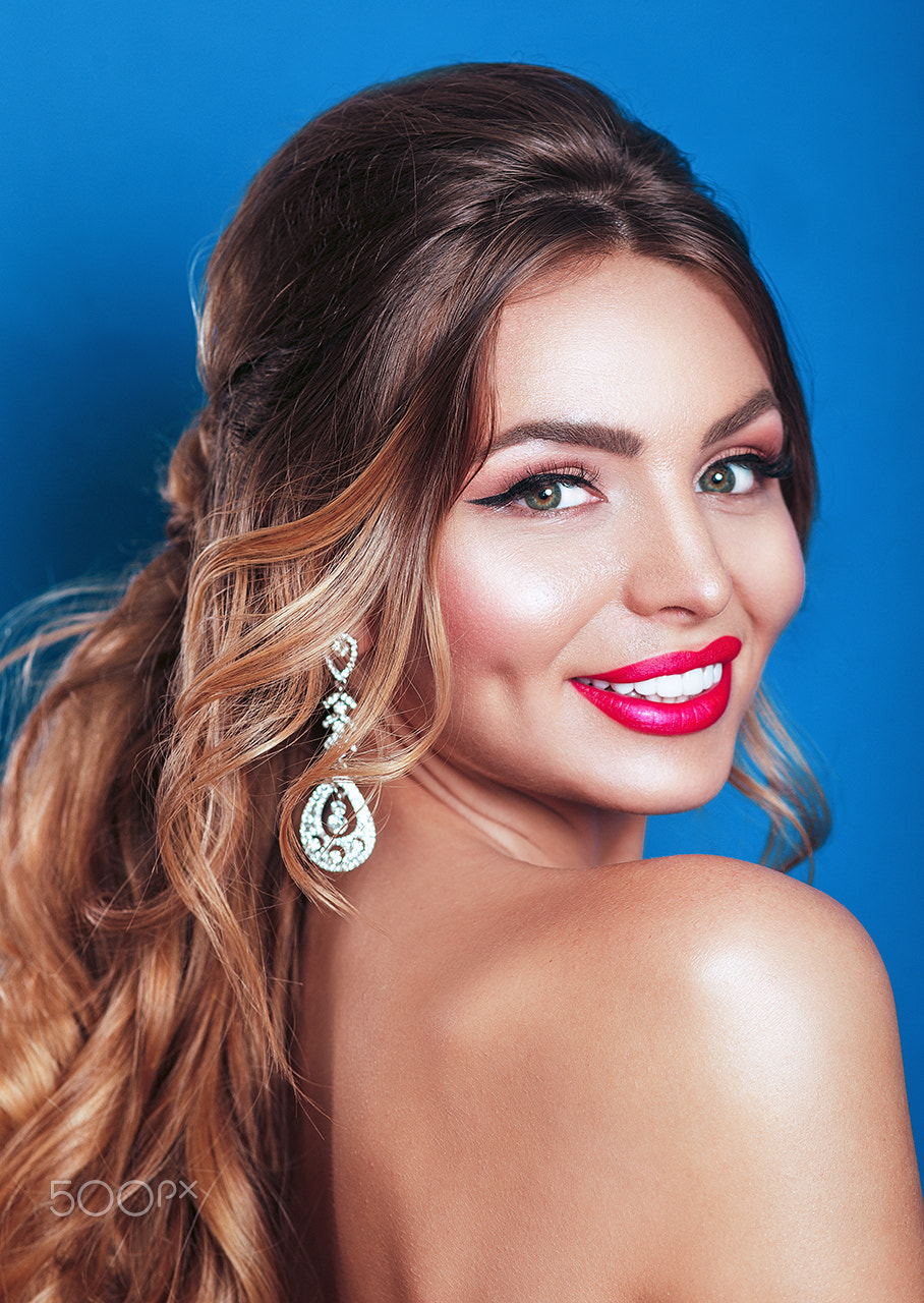 Canon EOS 6D + Canon EF 100mm F2.0 USM sample photo. Beauty model woman with beautiful make up and curl photography