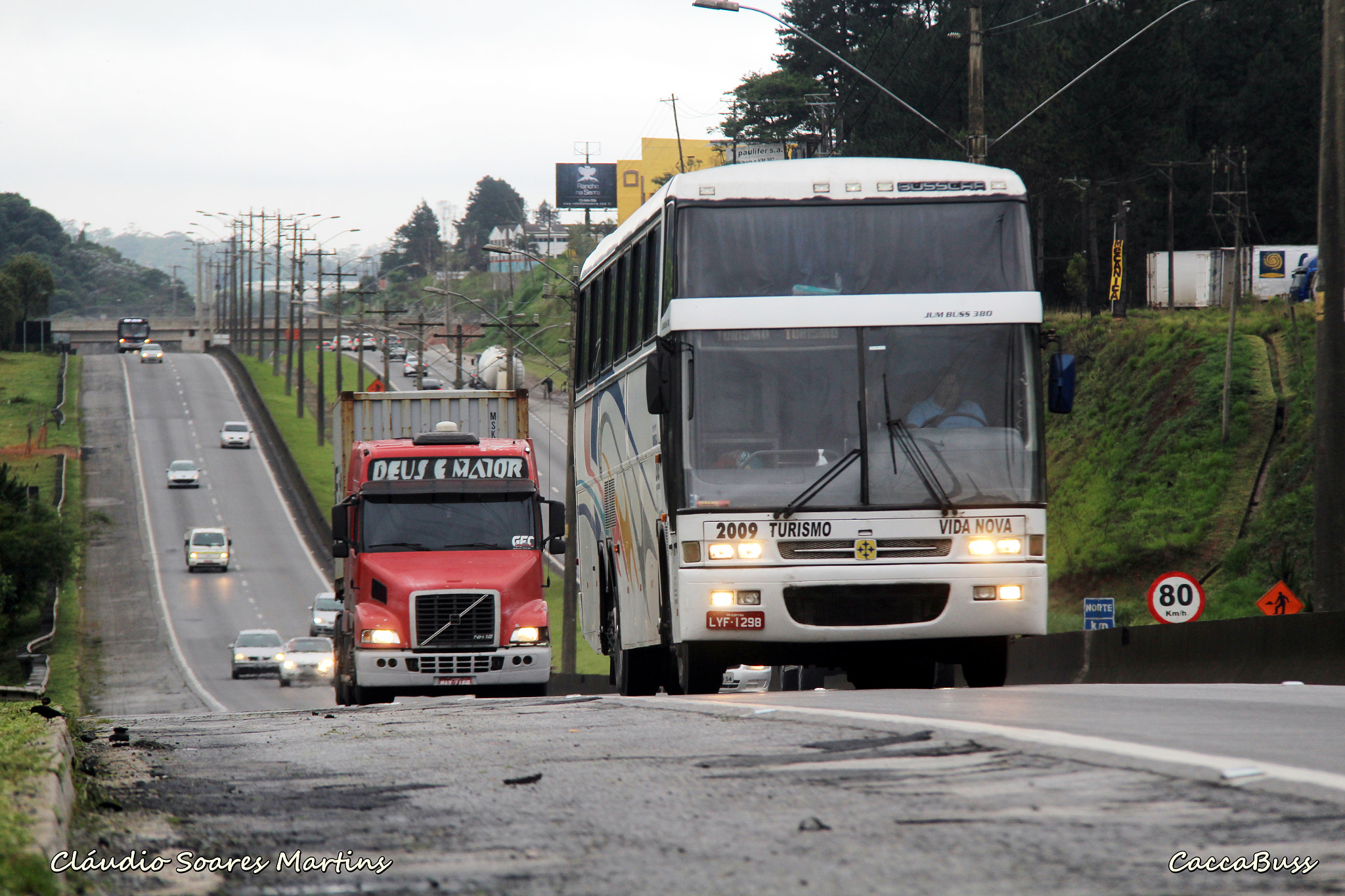 Canon EF-S 18-200mm F3.5-5.6 IS sample photo. Busscar  photography