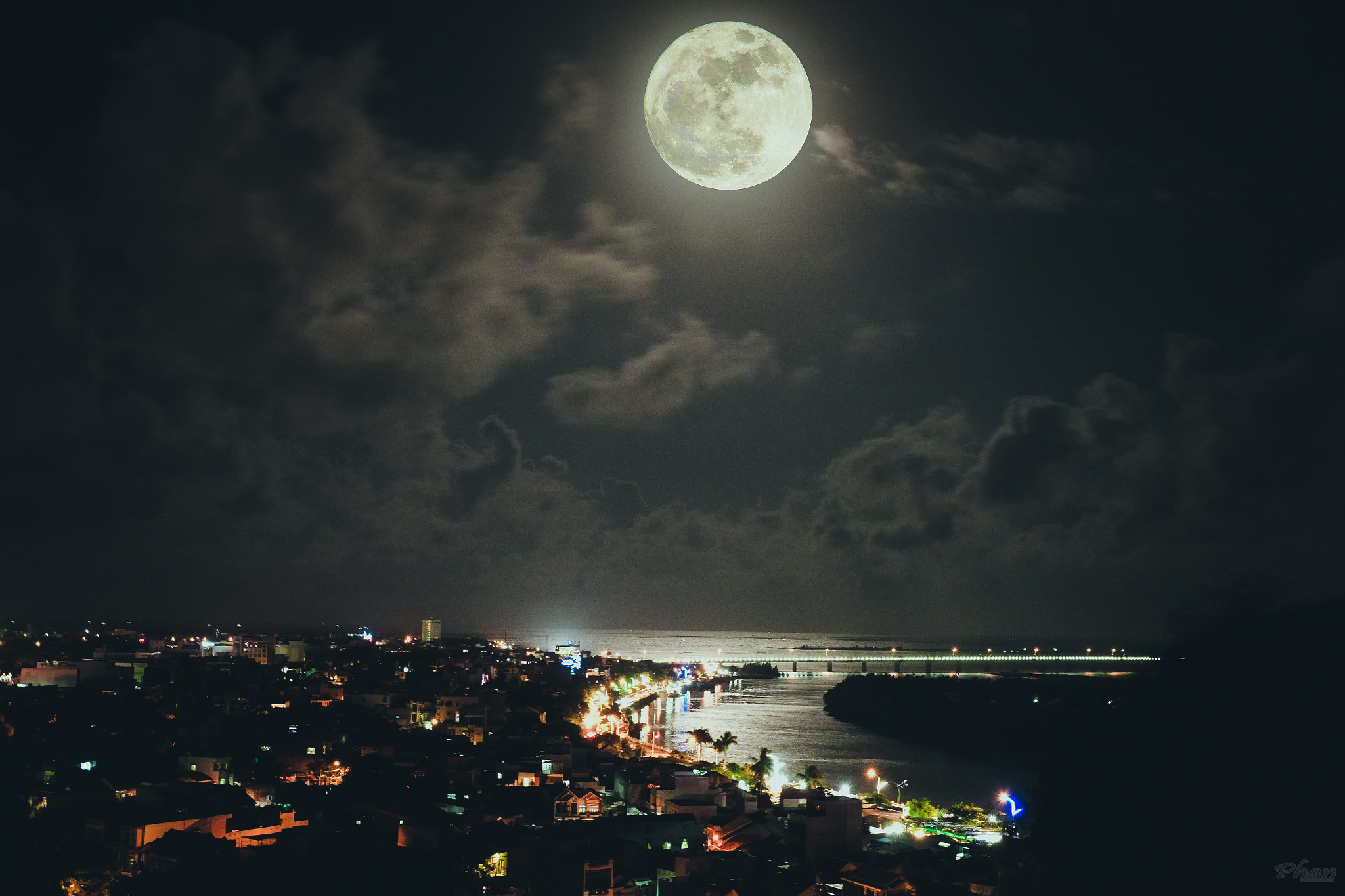 Fujifilm XC 16-50mm F3.5-5.6 OIS II sample photo. Sp moon photography