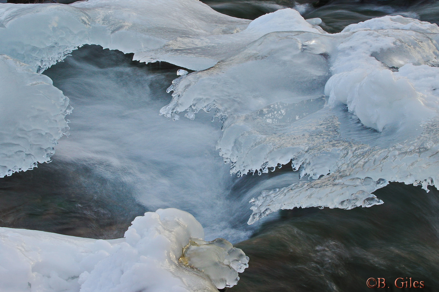 Pentax smc DA* 60-250mm F4.0 ED (IF) SDM sample photo. Water to ice photography