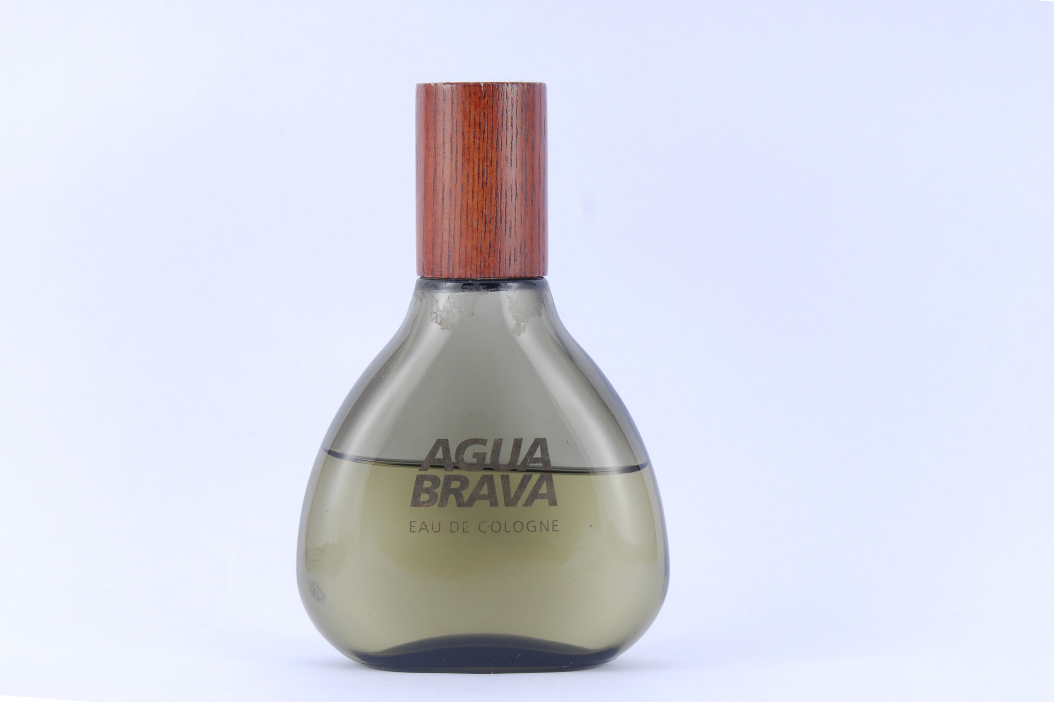 Nikon D200 sample photo. Eau de cologne photography