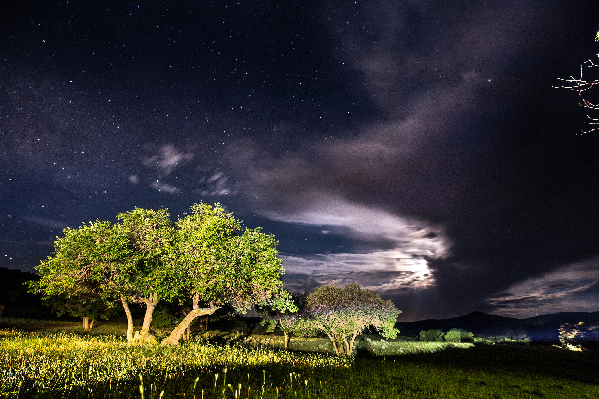 Canon EOS 6D + Sigma 20mm F1.4 DG HSM Art sample photo. The moon photography