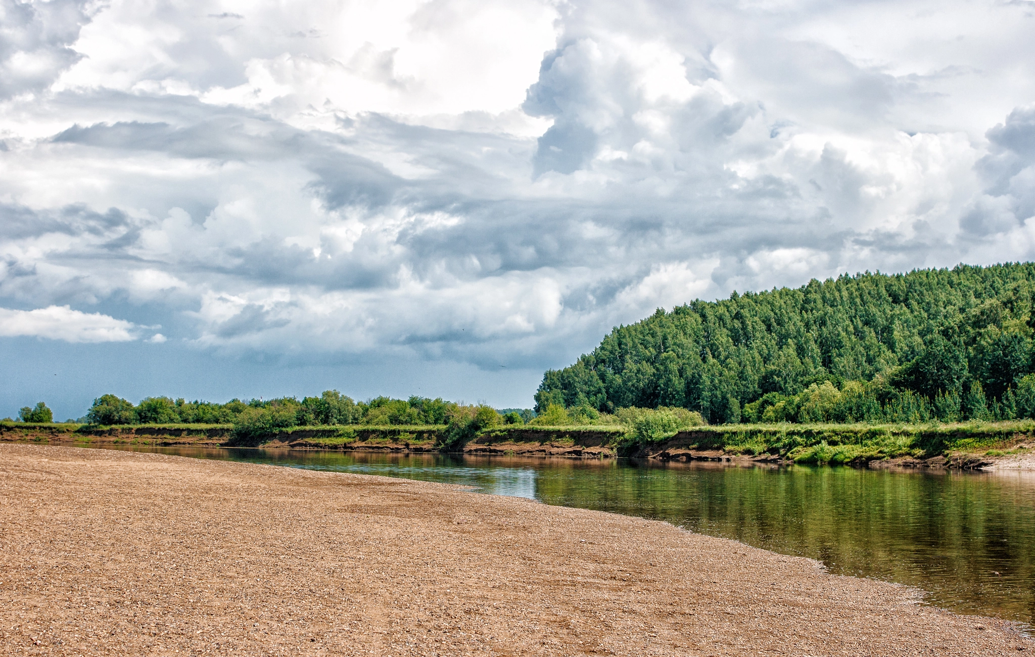 Canon EOS 400D (EOS Digital Rebel XTi / EOS Kiss Digital X) sample photo. River landscape in summer photography