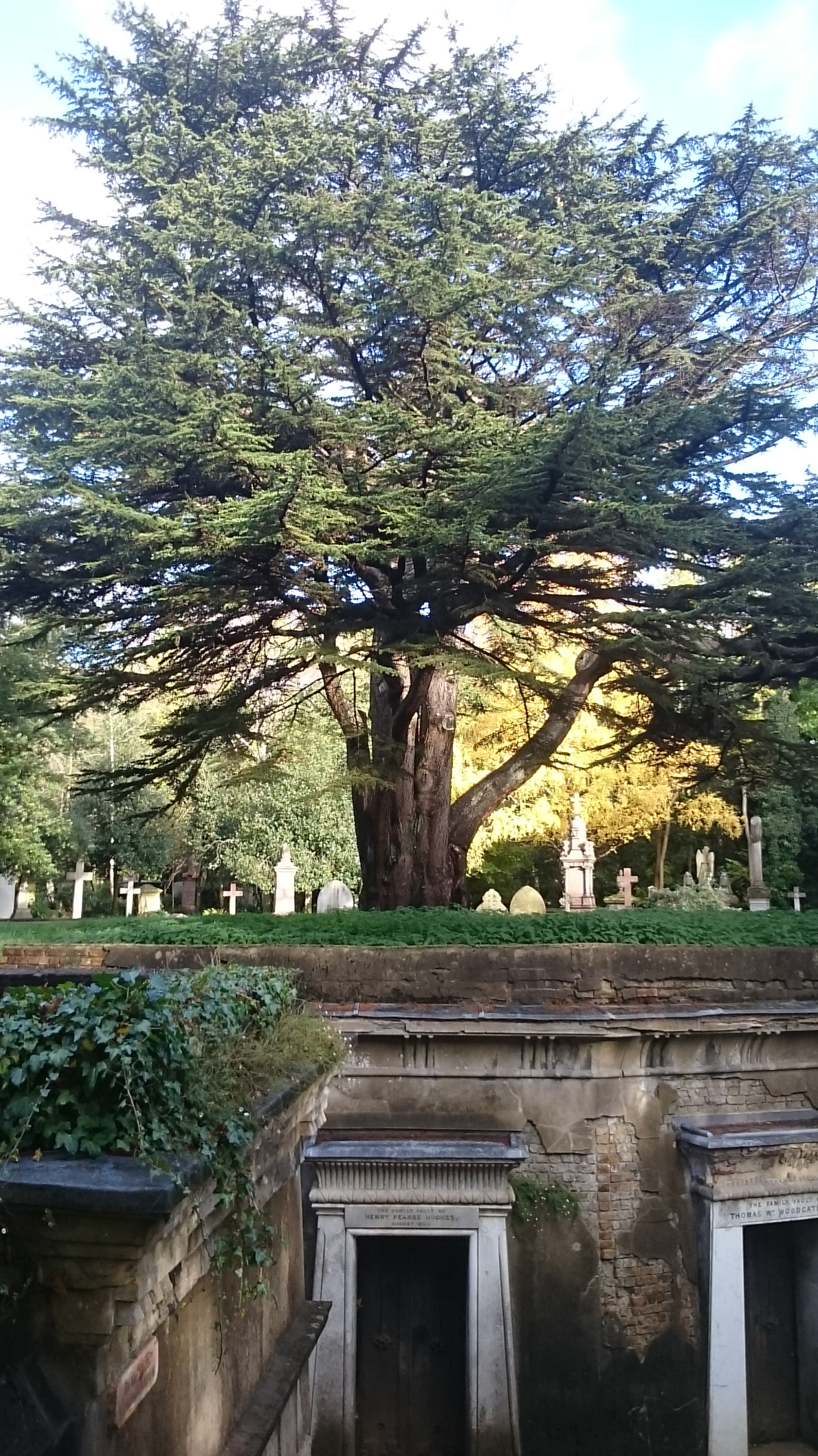 Sony Xperia Z Ultra sample photo. The tombs in egypt stile. the highgate cemetry in london photography
