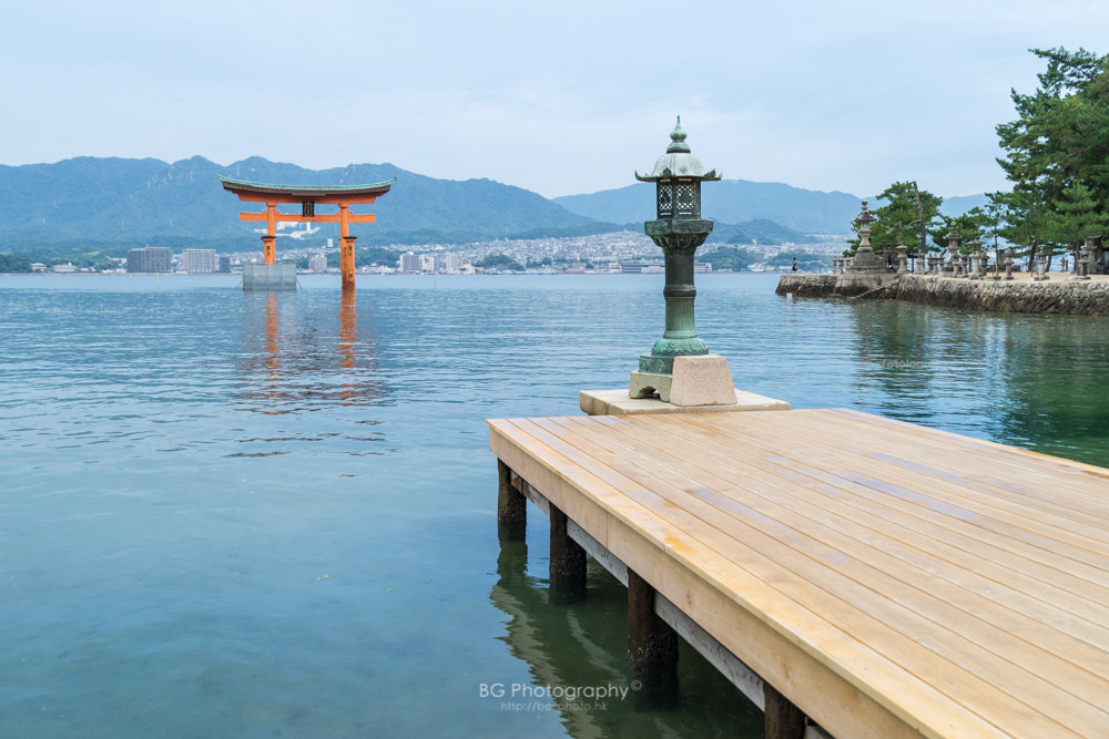 Sony a7 II + Canon EF 85mm F1.2L II USM sample photo. 嚴島神社. photography