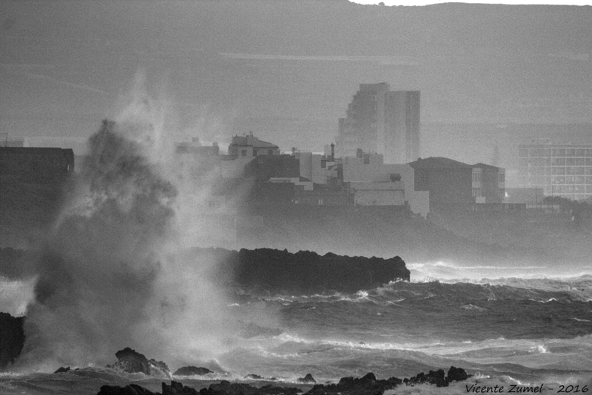 Tamron SP 150-600mm F5-6.3 Di VC USD sample photo. La fuerza del mar photography