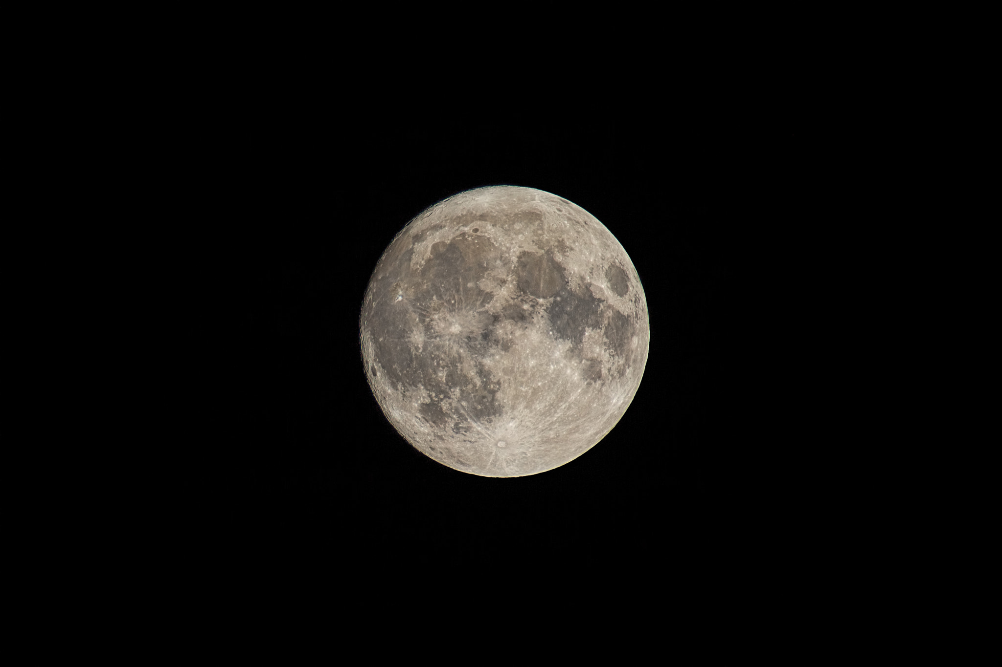 Canon EF 100-400mm F4.5-5.6L IS USM sample photo. Supermoon photography