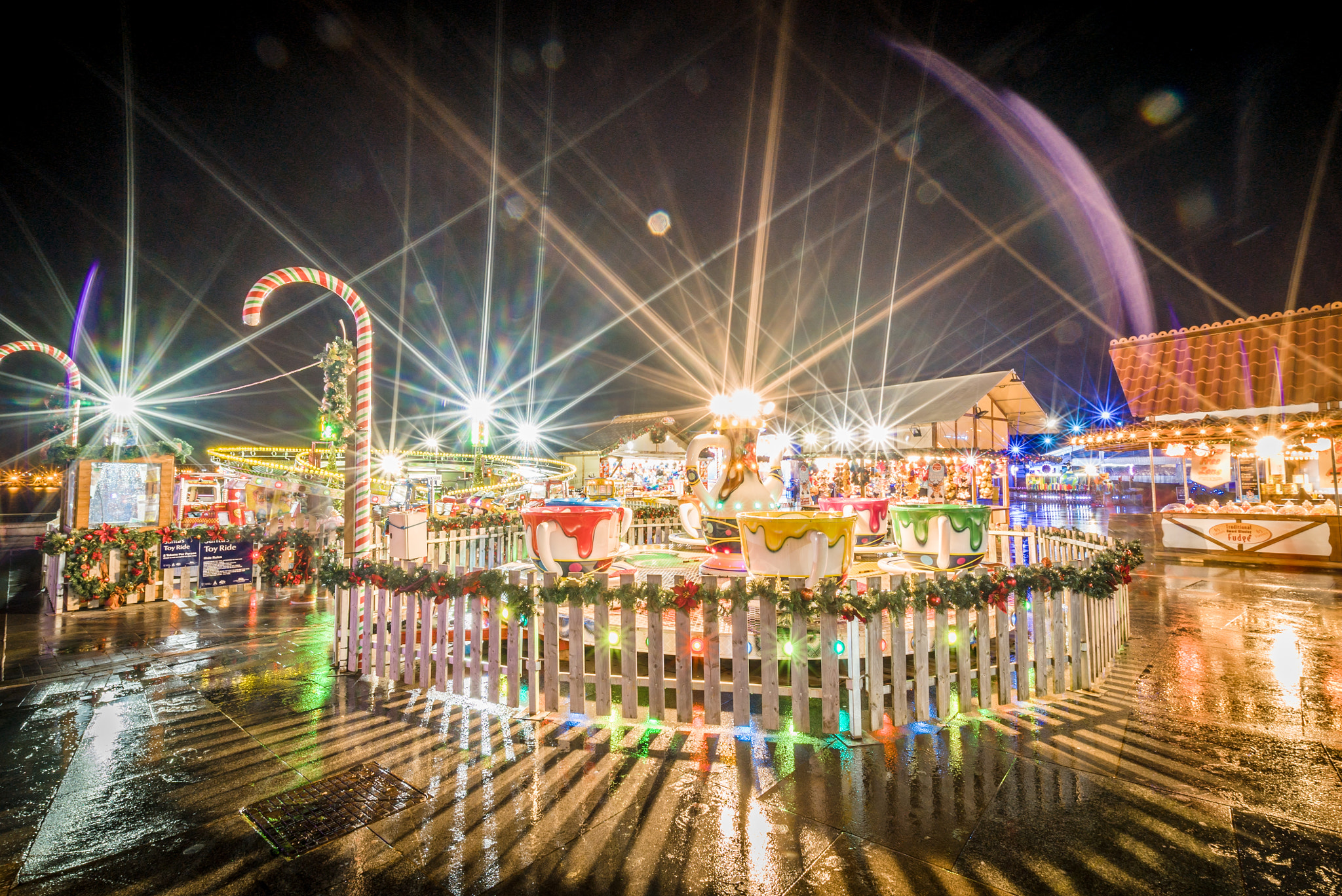 Sony a7S + Sony Vario-Tessar T* FE 16-35mm F4 ZA OSS sample photo. Rain sparkles photography