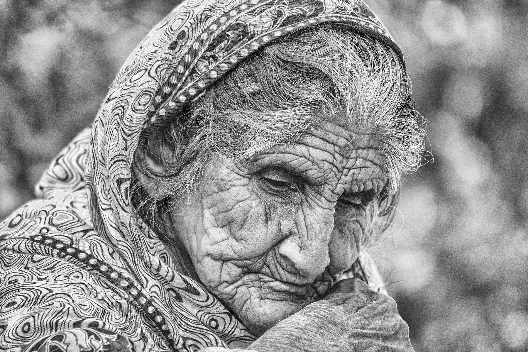Sigma 50-500mm F4.5-6.3 DG OS HSM sample photo. Old women photography